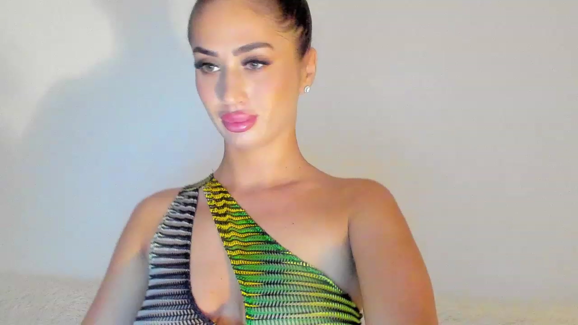 Gallery image thumbnail from MissAisha_'s myfreecams stream on, 02/05/2023, 17:38 image 18 of 20