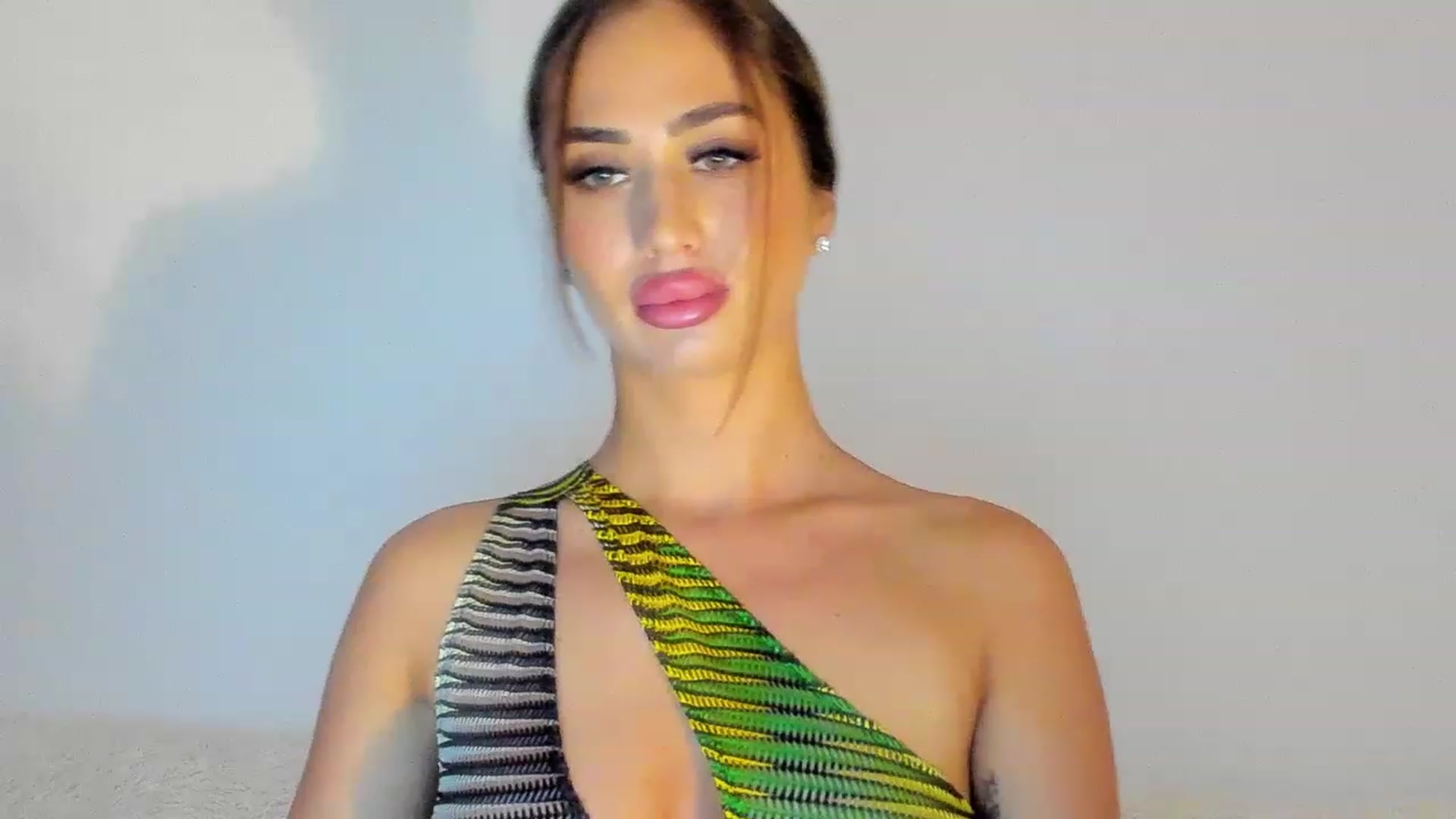 Gallery image thumbnail from MissAisha_'s myfreecams stream on, 02/05/2023, 17:38 image 11 of 20