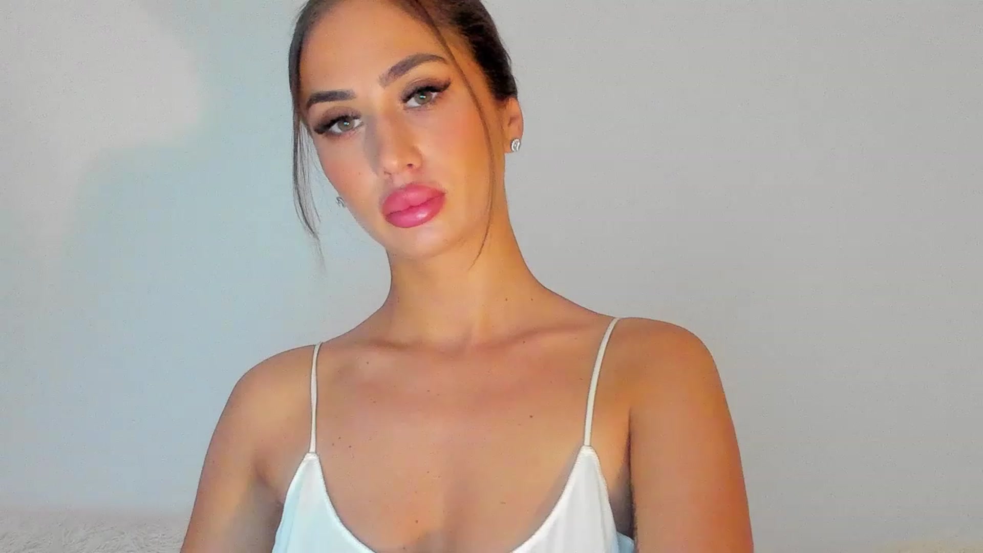Gallery image thumbnail from MissAisha_'s myfreecams stream on, 02/06/2023, 10:16 image 7 of 20