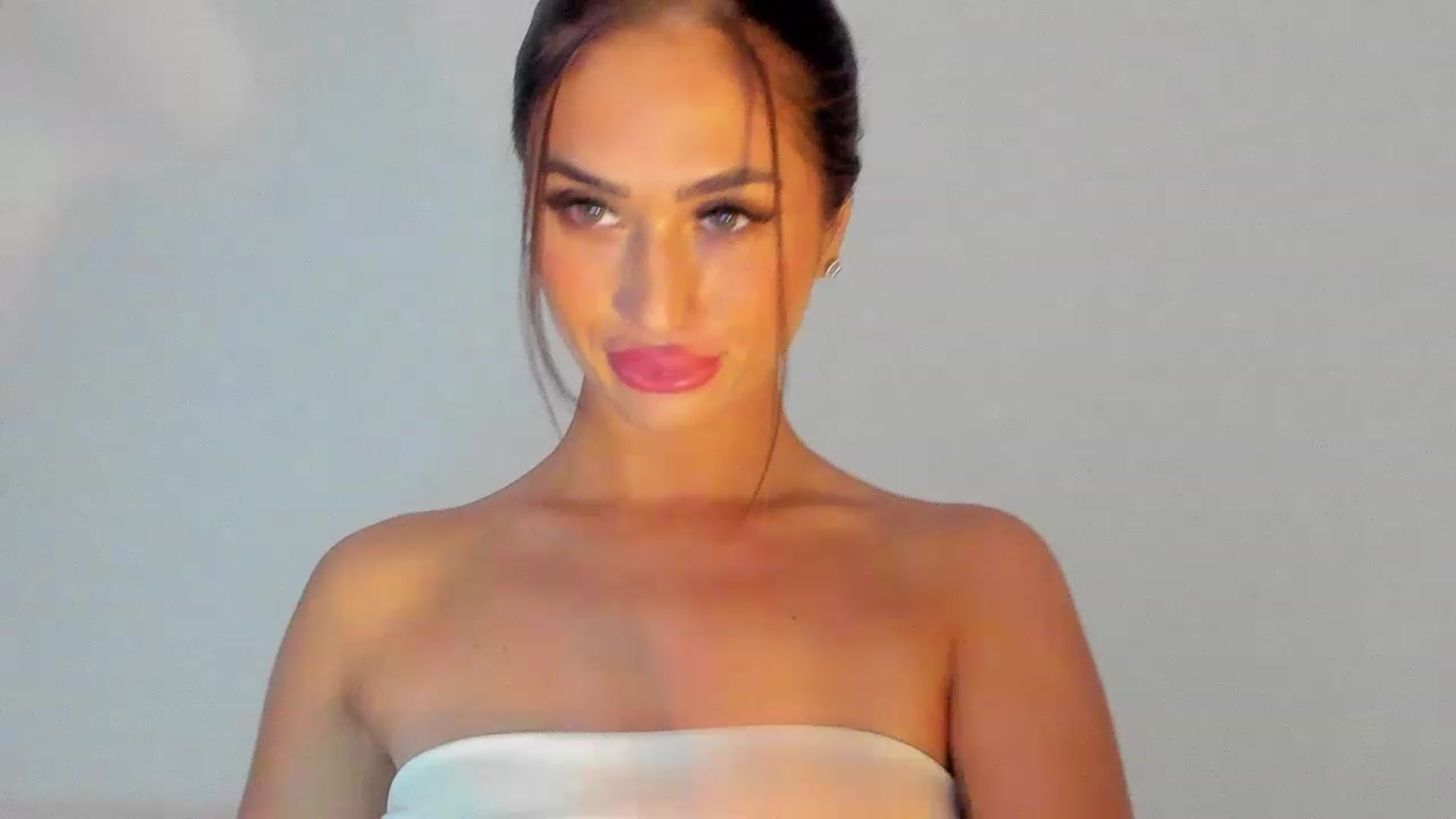 Gallery image thumbnail from MissAisha_'s myfreecams stream on, 02/06/2023, 10:16 image 11 of 20