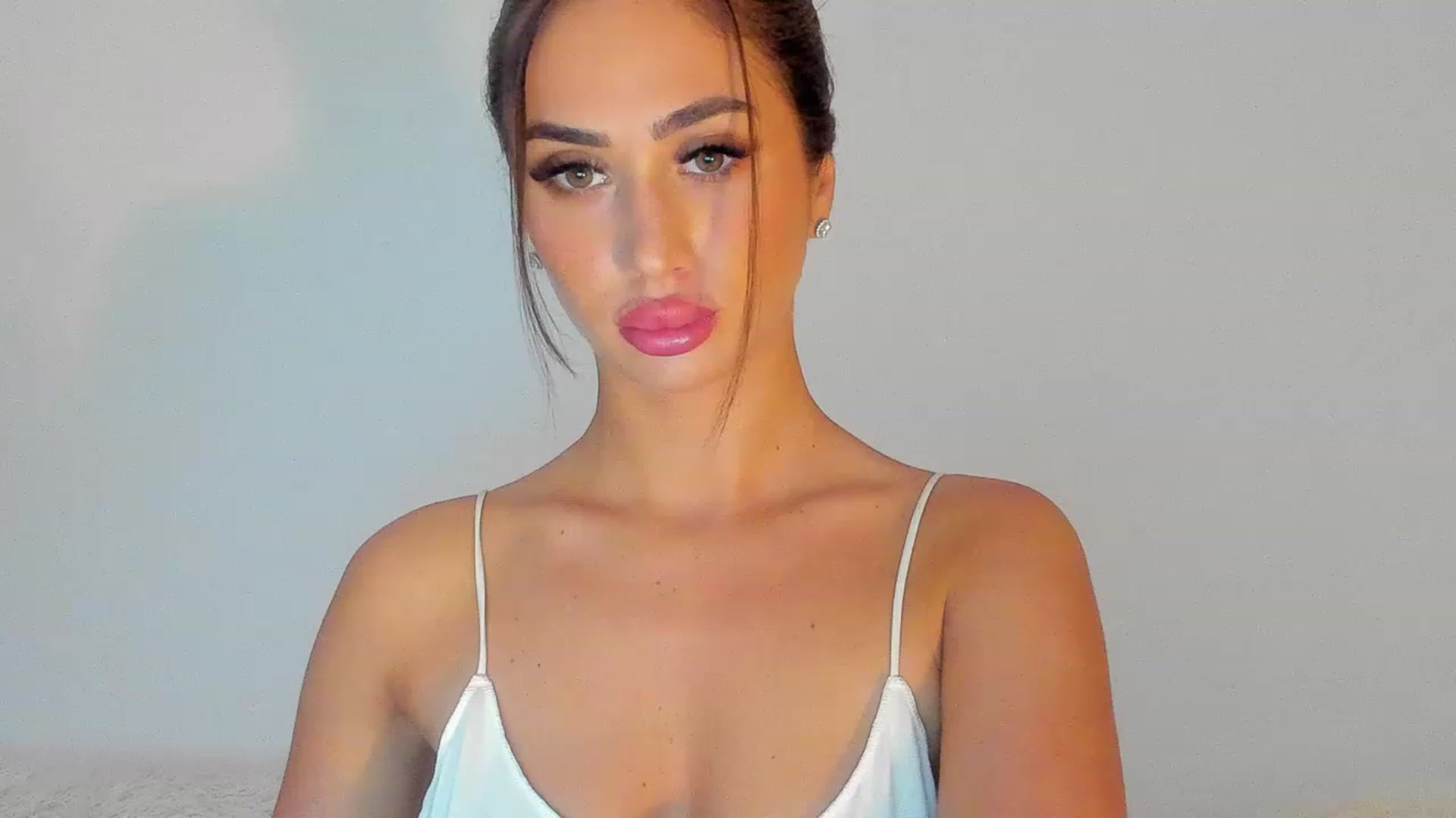 Gallery image thumbnail from MissAisha_'s myfreecams stream on, 02/06/2023, 10:16 image 6 of 20