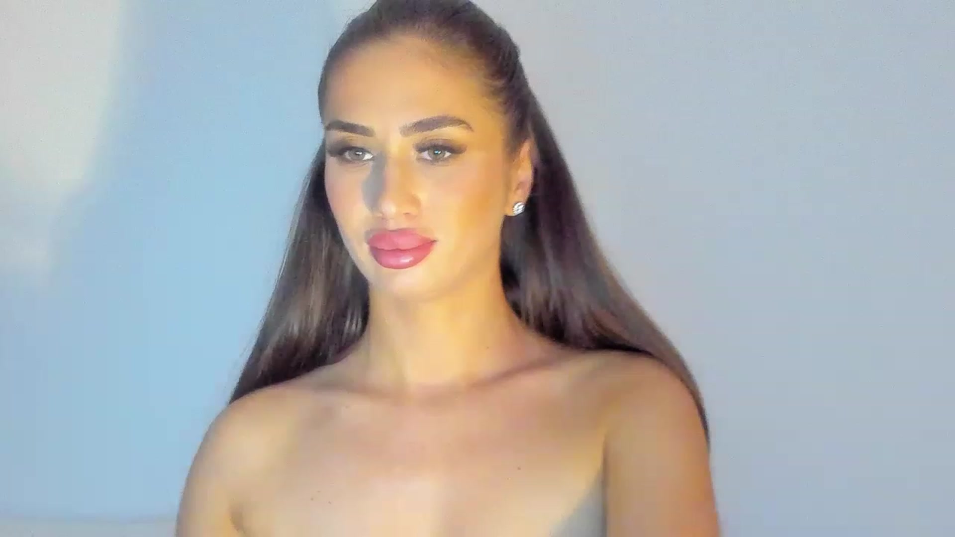 Gallery image thumbnail from MissAisha_'s myfreecams stream on, 02/10/2023, 15:41 image 6 of 20