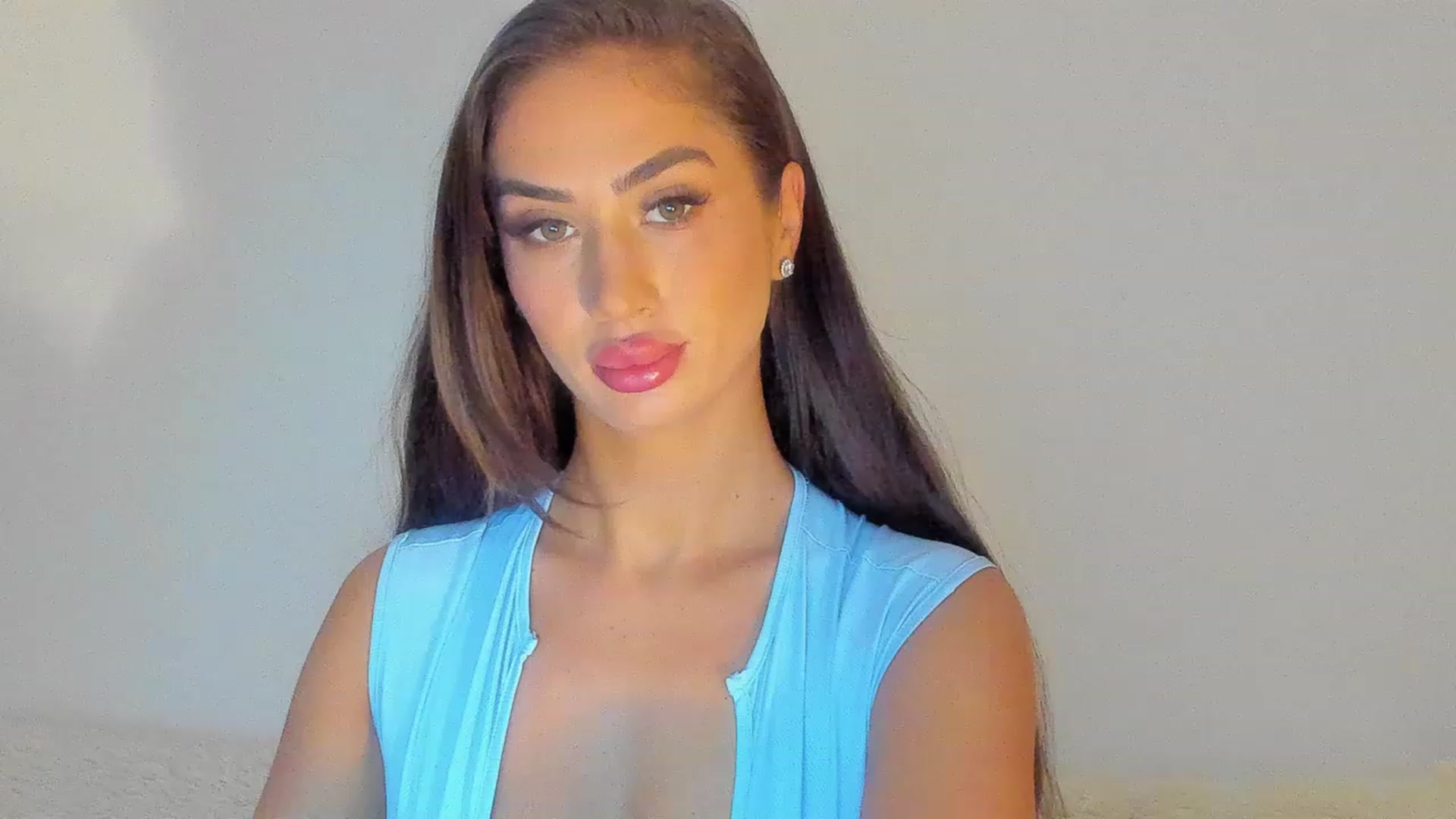 Gallery image thumbnail from MissAisha_'s myfreecams stream on, 02/13/2023, 10:45 image 18 of 20