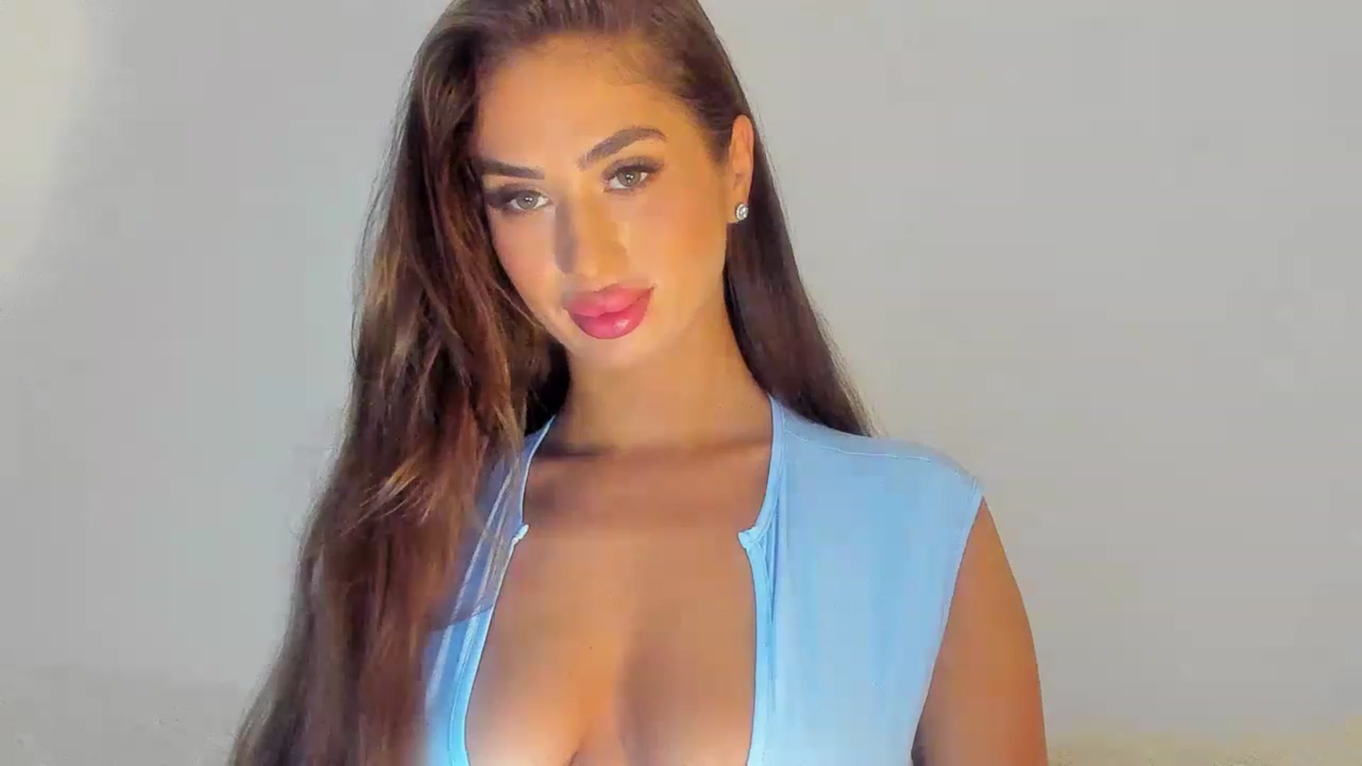 Gallery image thumbnail from MissAisha_'s myfreecams stream on, 02/13/2023, 10:45 image 11 of 20