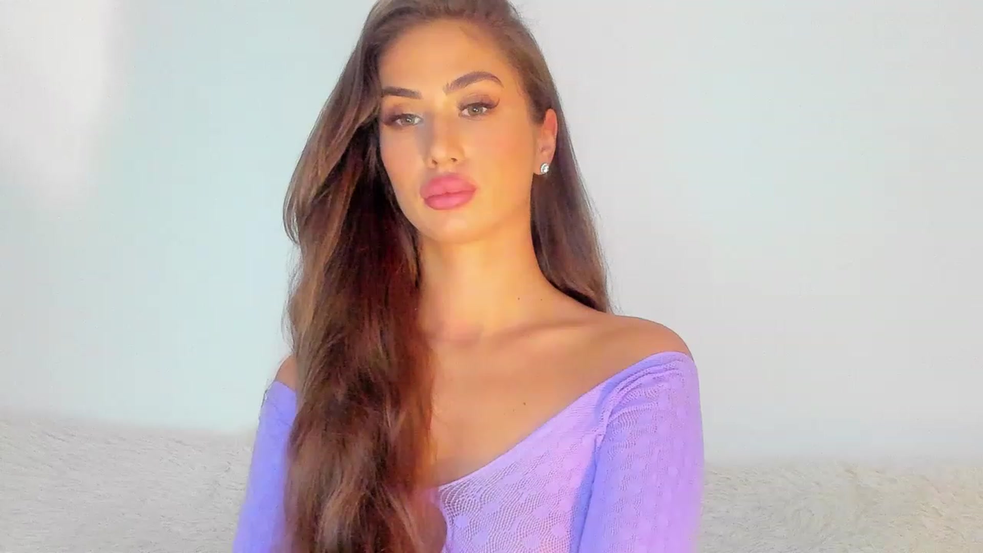 Gallery image thumbnail from MissAisha_'s myfreecams stream on, 02/17/2023, 16:31 image 4 of 20
