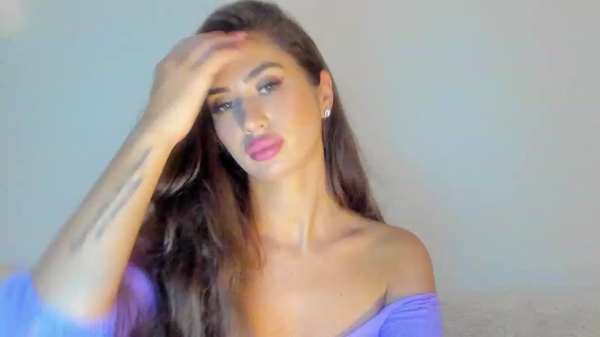 Gallery image thumbnail from MissAisha_'s myfreecams stream on, 02/17/2023, 16:31 image 8 of 20