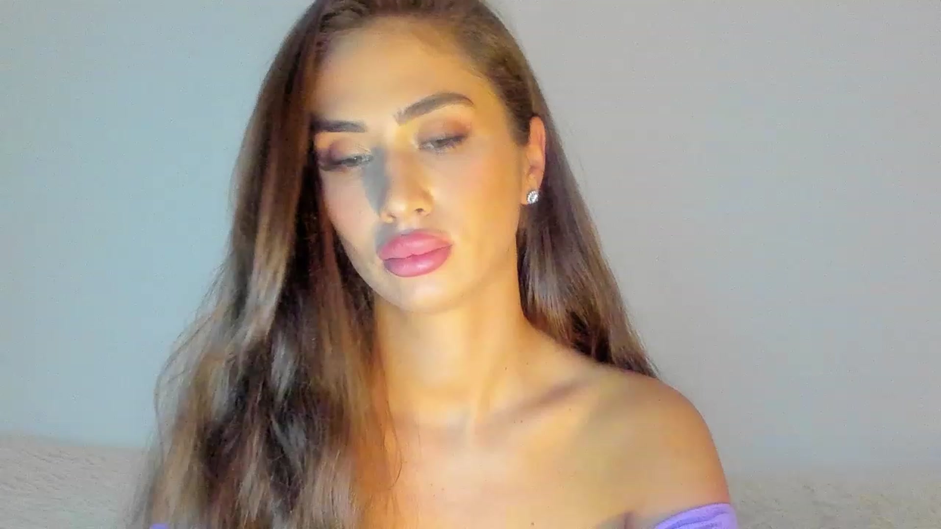 Gallery image thumbnail from MissAisha_'s myfreecams stream on, 02/17/2023, 16:31 image 10 of 20