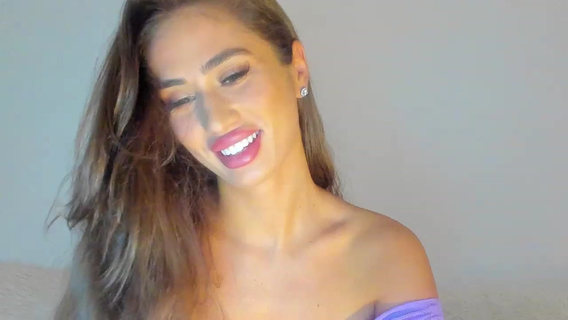 Gallery image thumbnail from MissAisha_'s myfreecams stream on, 02/17/2023, 16:31 image 9 of 20