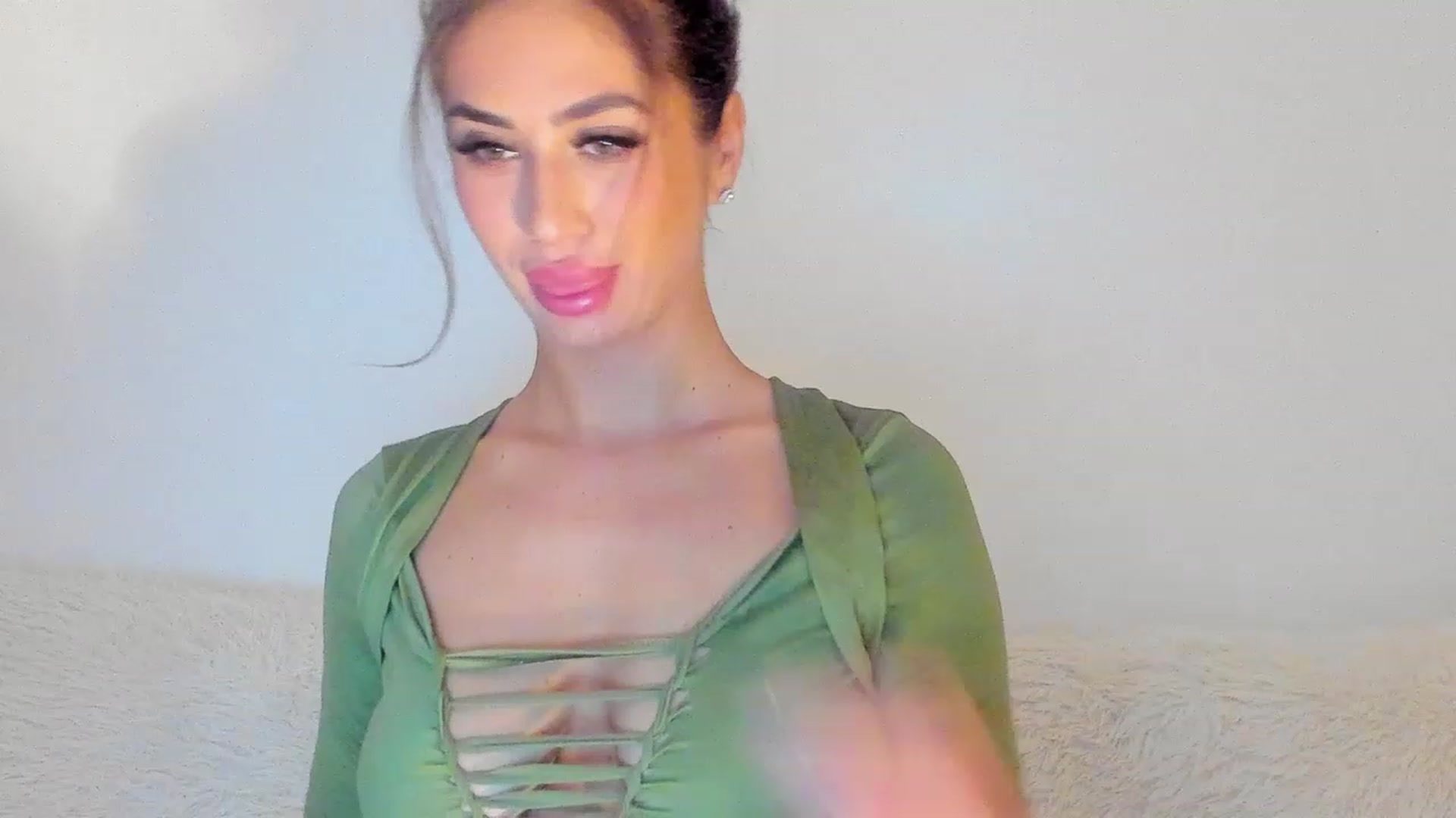 Gallery image thumbnail from MissAisha_'s myfreecams stream on, 02/19/2023, 10:59 image 16 of 20