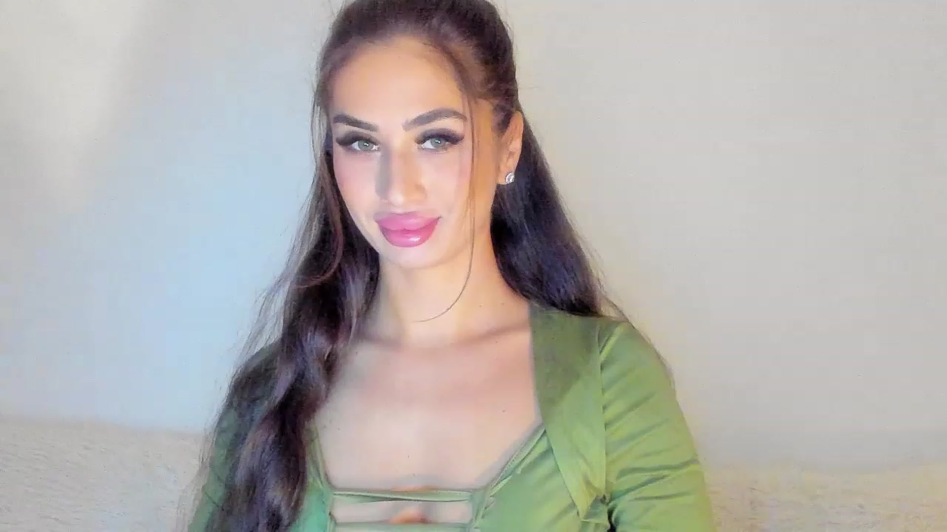 Gallery image thumbnail from MissAisha_'s myfreecams stream on, 02/19/2023, 14:12 image 4 of 20