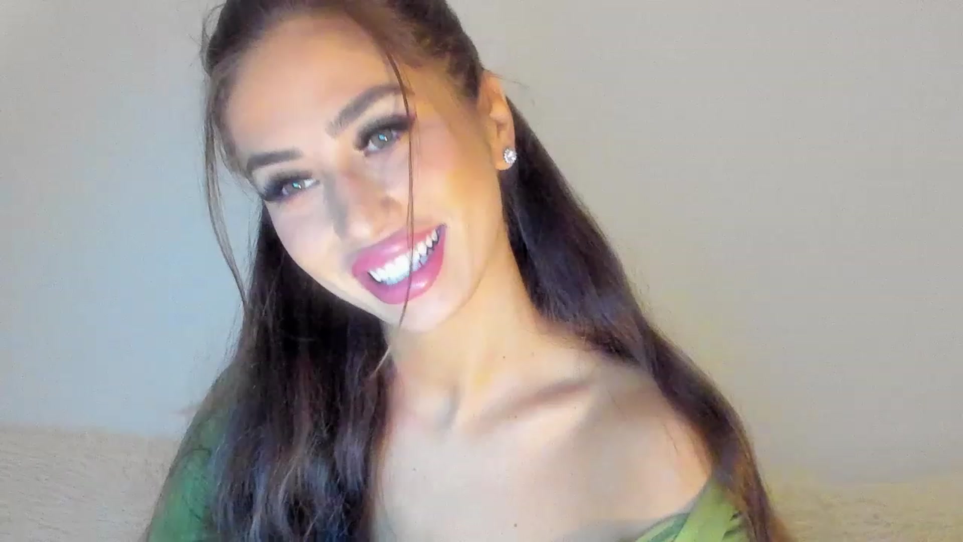 Gallery image thumbnail from MissAisha_'s myfreecams stream on, 02/19/2023, 14:12 image 6 of 20