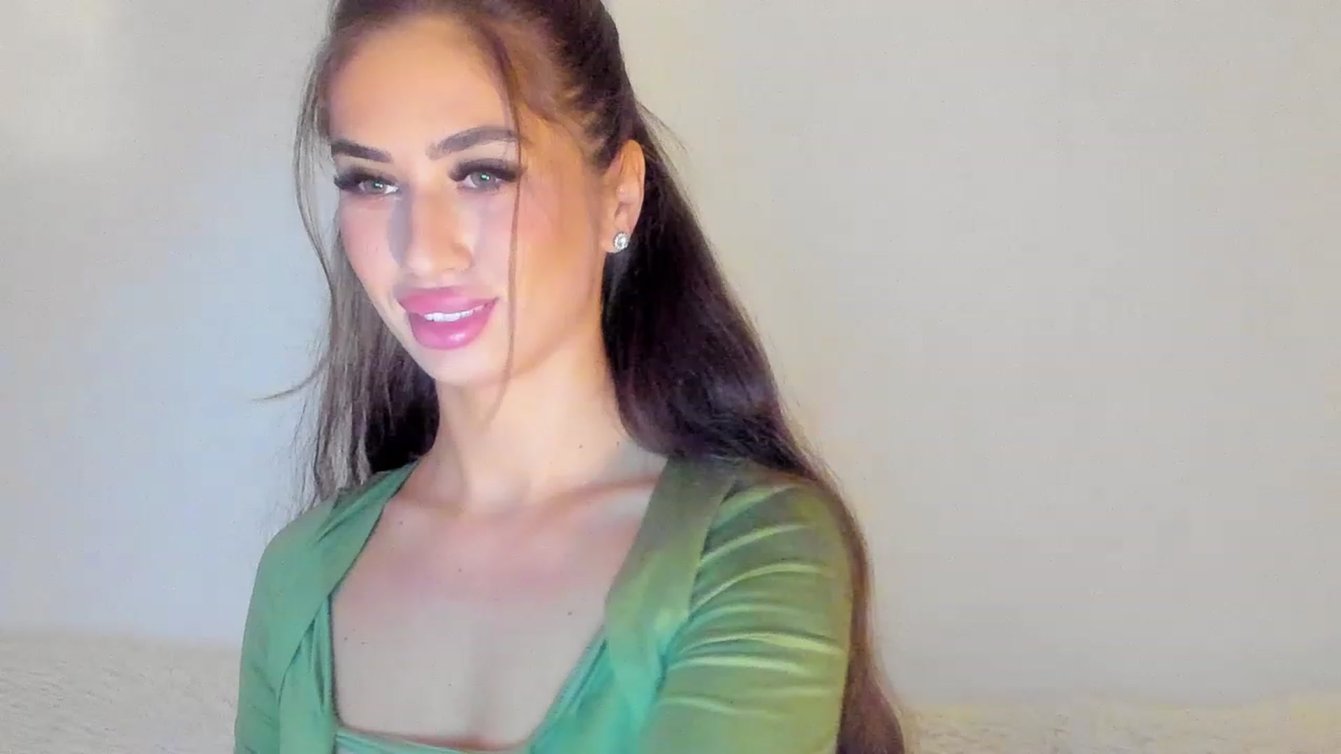Gallery image thumbnail from MissAisha_'s myfreecams stream on, 02/19/2023, 14:12 image 8 of 20