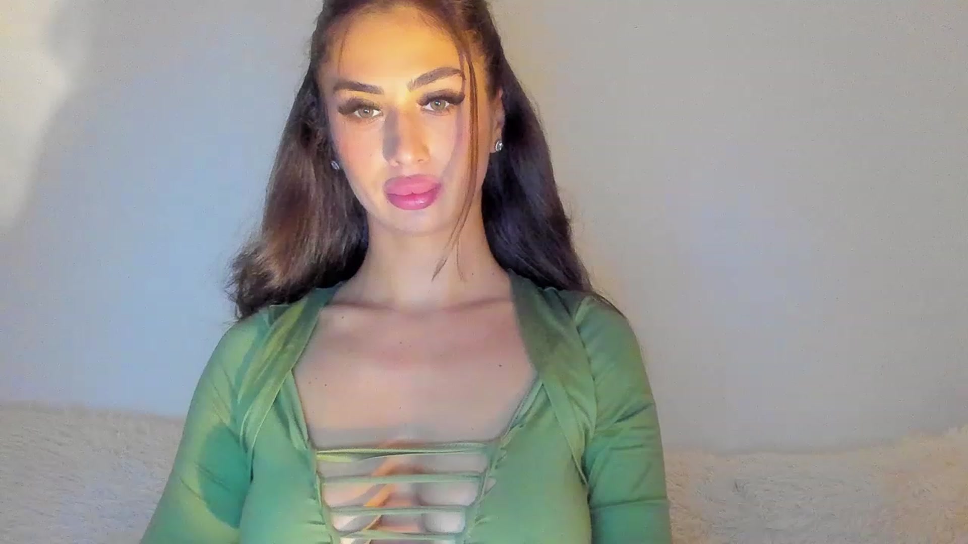 Gallery image thumbnail from MissAisha_'s myfreecams stream on, 02/19/2023, 16:39 image 3 of 20