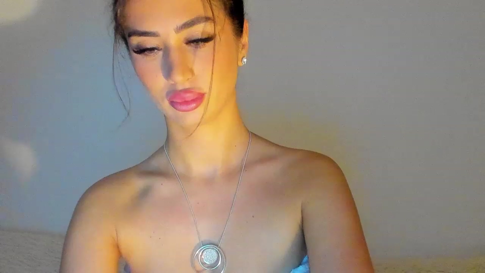 Gallery image thumbnail from MissAisha_'s myfreecams stream on, 02/20/2023, 10:46 image 9 of 20