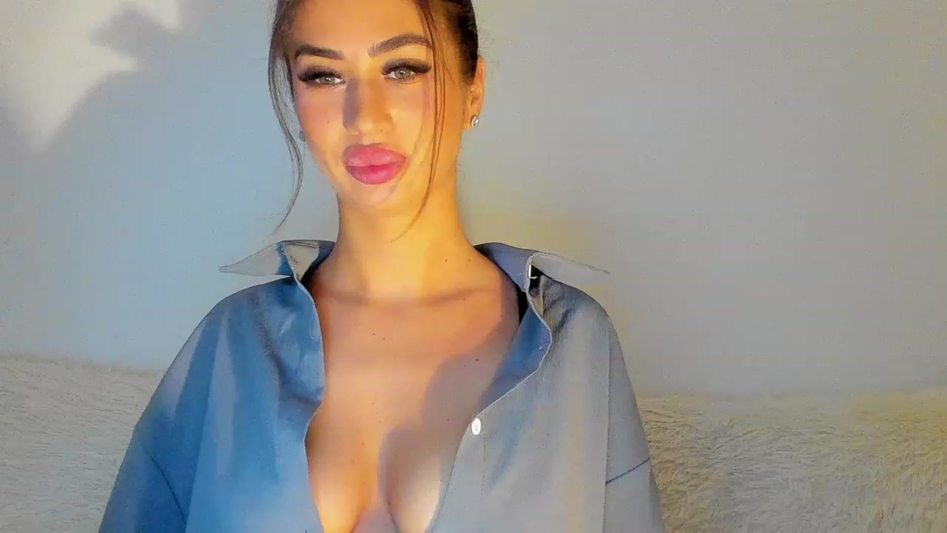 Gallery image thumbnail from MissAisha_'s myfreecams stream on, 02/20/2023, 14:52 image 16 of 20
