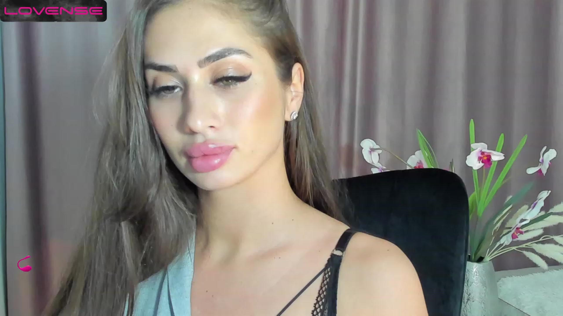 Gallery image thumbnail from MissAisha_'s myfreecams stream on, 03/12/2023, 17:21 image 18 of 20