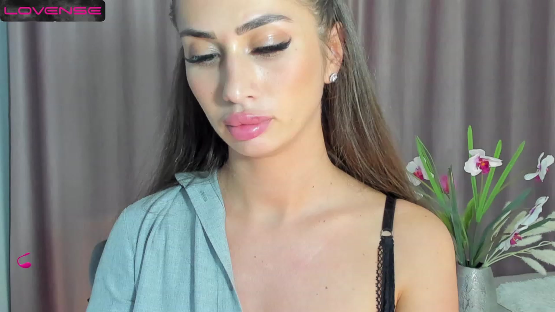 Gallery image thumbnail from MissAisha_'s myfreecams stream on, 03/12/2023, 19:03 image 12 of 20