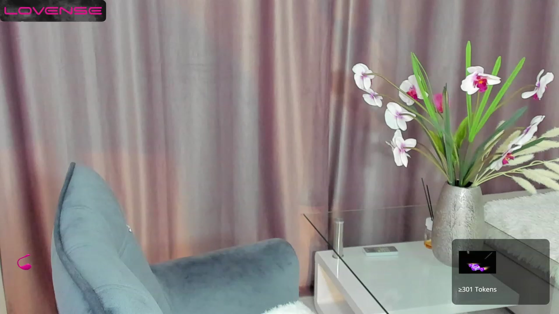 Gallery image thumbnail from MissAisha_'s myfreecams stream on, 03/12/2023, 19:30 image 9 of 20