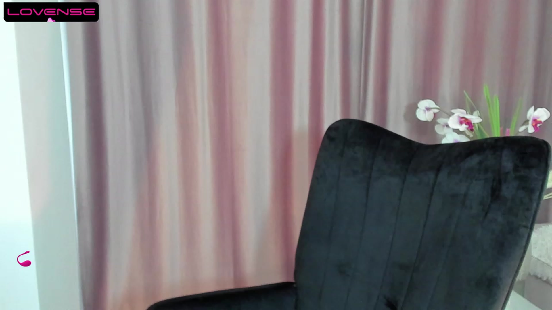 Gallery image thumbnail from MissAisha_'s myfreecams stream on, 03/19/2023, 16:06 image 14 of 20