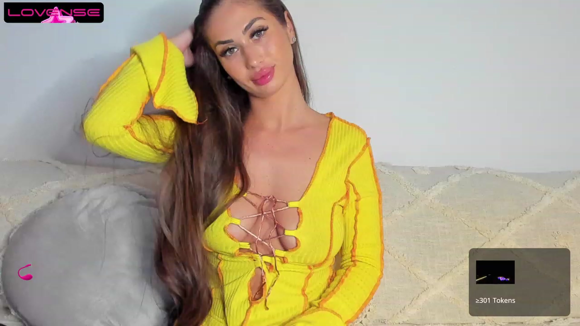 Gallery image thumbnail from MissAisha_'s myfreecams stream on, 03/31/2023, 17:02 image 17 of 20