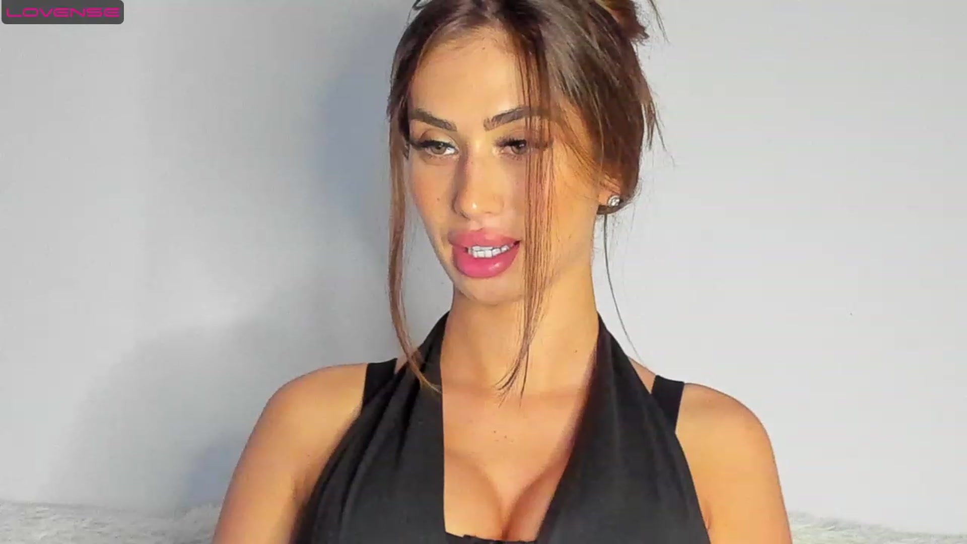 Gallery image thumbnail from MissAisha_'s myfreecams stream on, 06/02/2023, 15:03 image 16 of 20