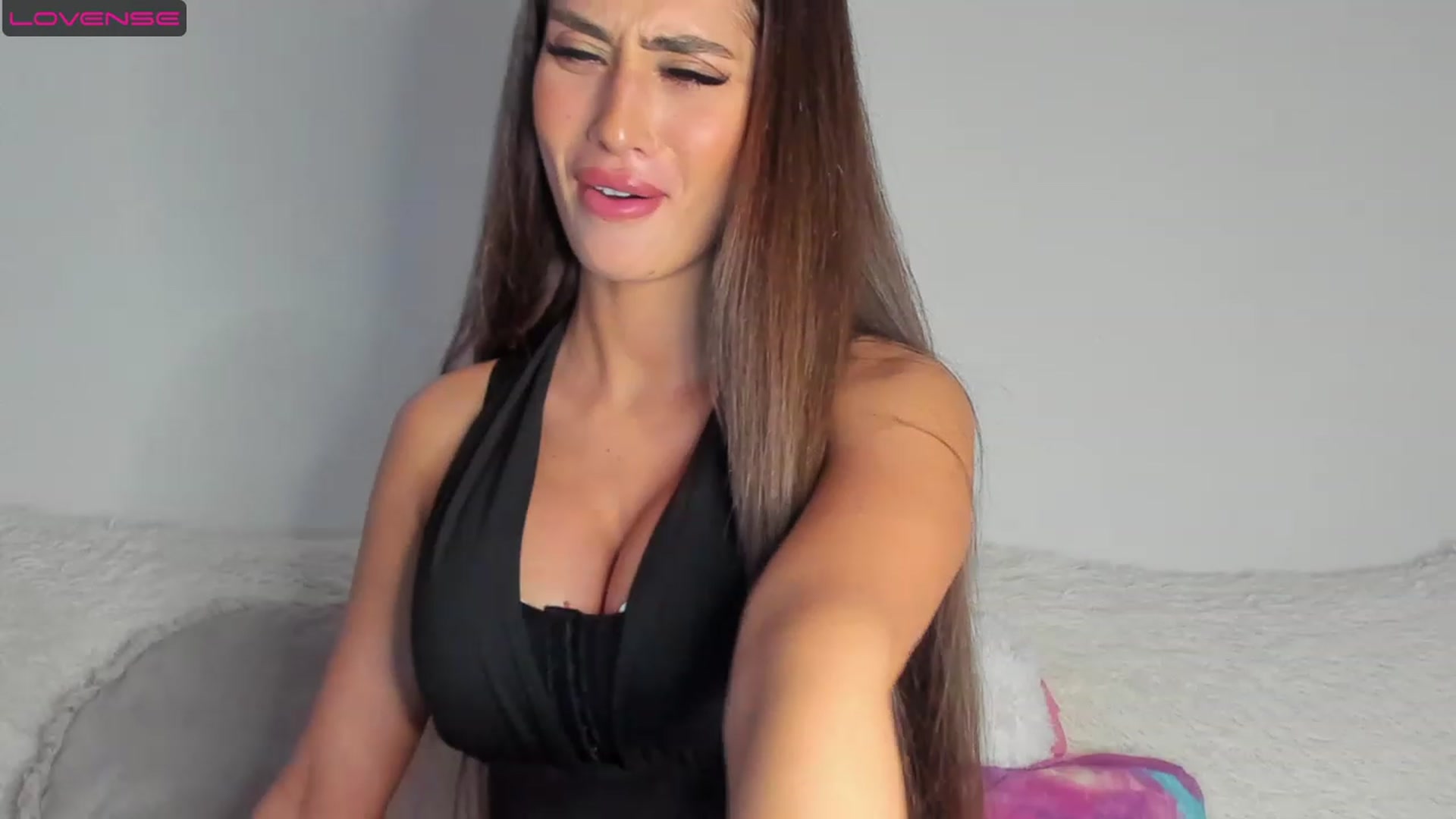 Gallery image thumbnail from MissAisha_'s myfreecams stream on, 06/02/2023, 15:03 image 4 of 20