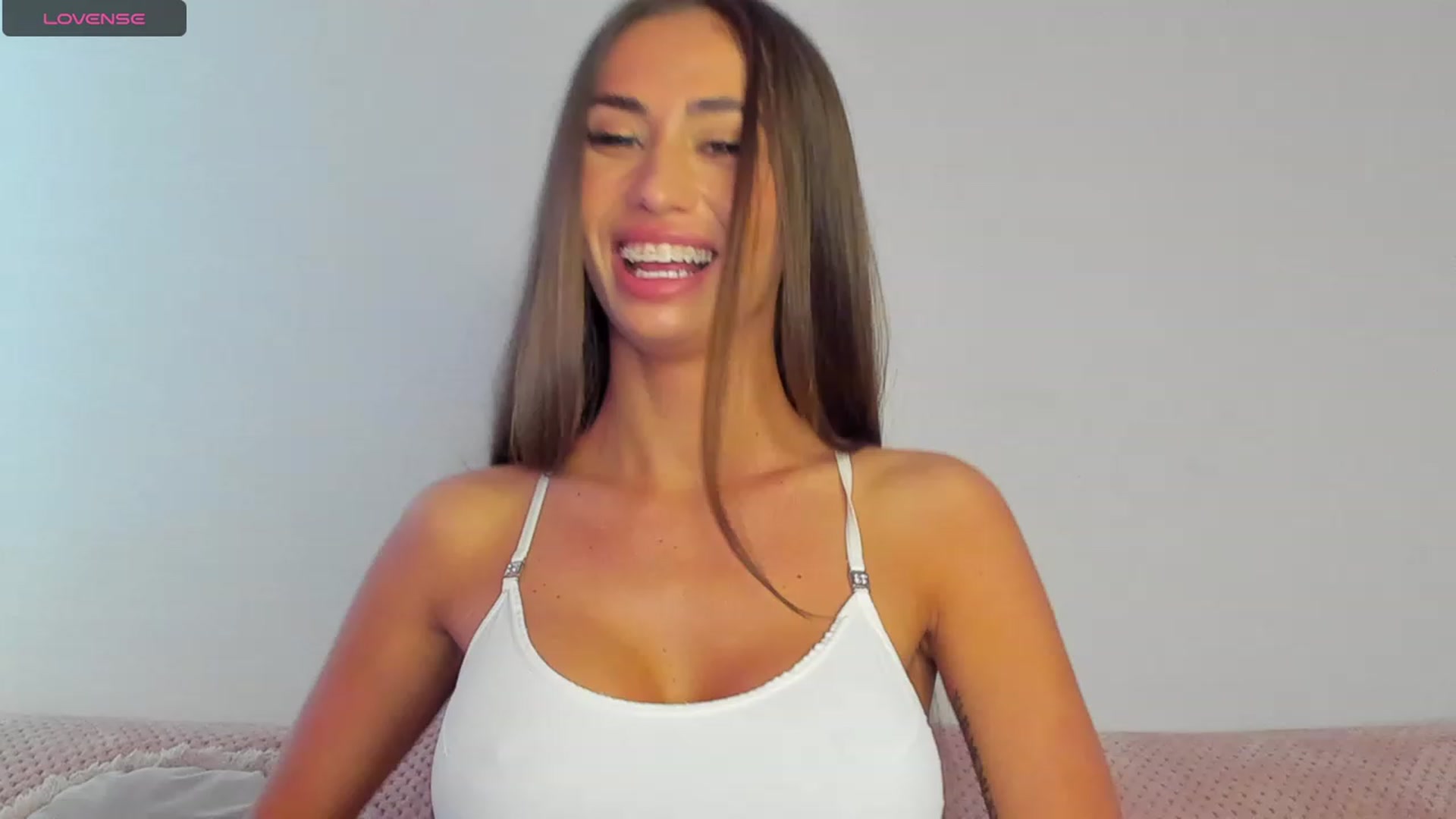 Gallery image thumbnail from MissAisha_'s myfreecams stream on, 12/29/2023, 10:39 image 8 of 20