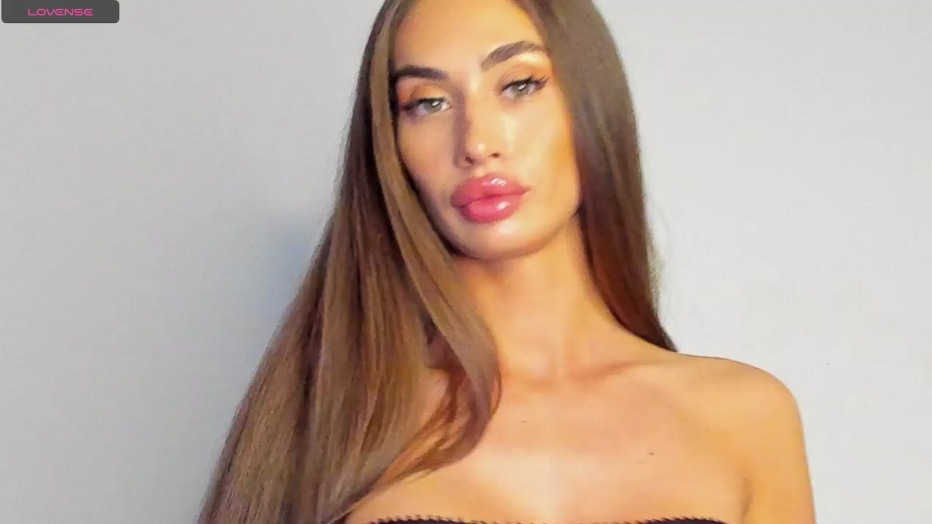 Gallery image thumbnail from MissAisha_'s myfreecams stream on, 04/06/2024, 11:03 image 1 of 20