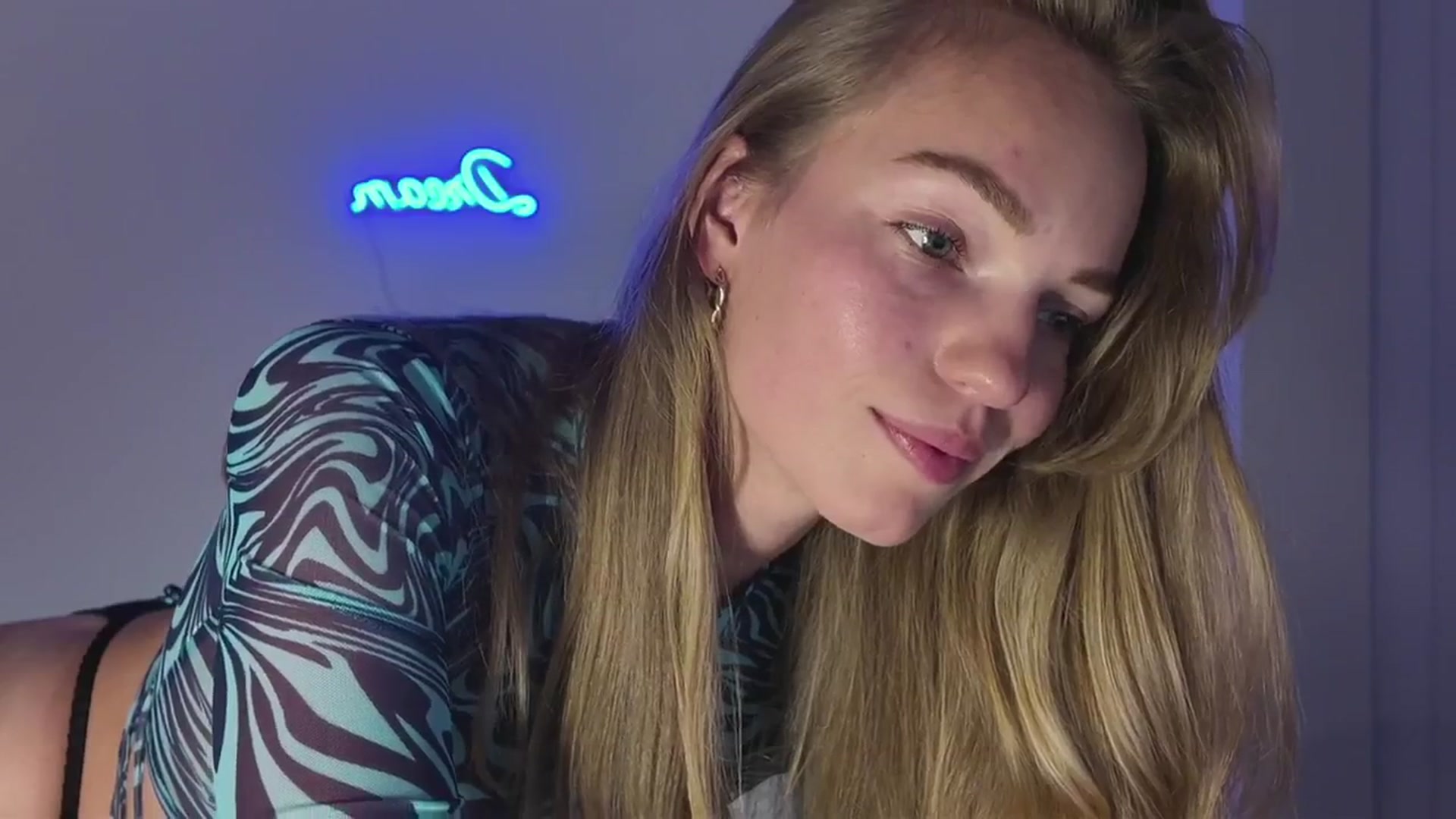 Gallery image thumbnail from MissAlexQuinn's myfreecams stream on, 04/14/2025, 03:13 image 3 of 20
