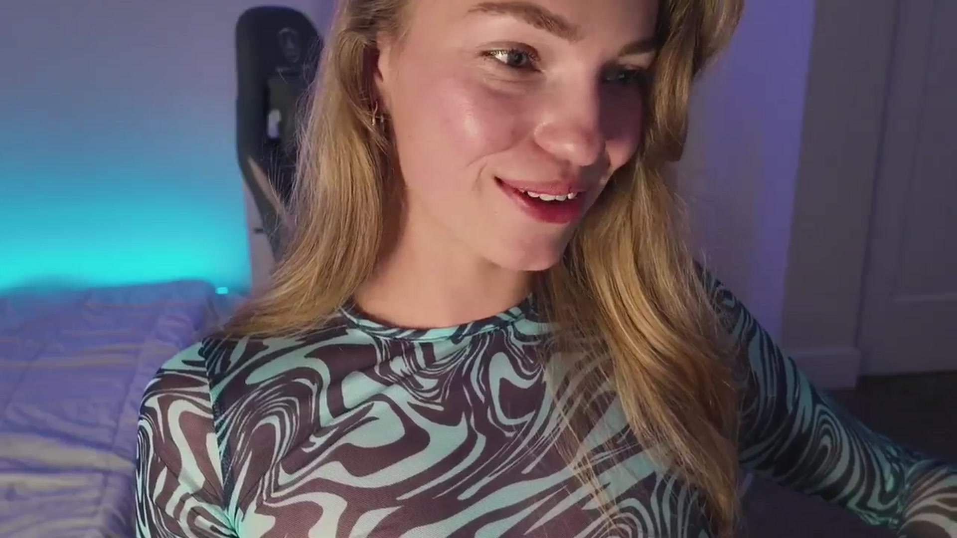 Gallery image thumbnail from MissAlexQuinn's myfreecams stream on, 04/14/2025, 03:50 image 19 of 20
