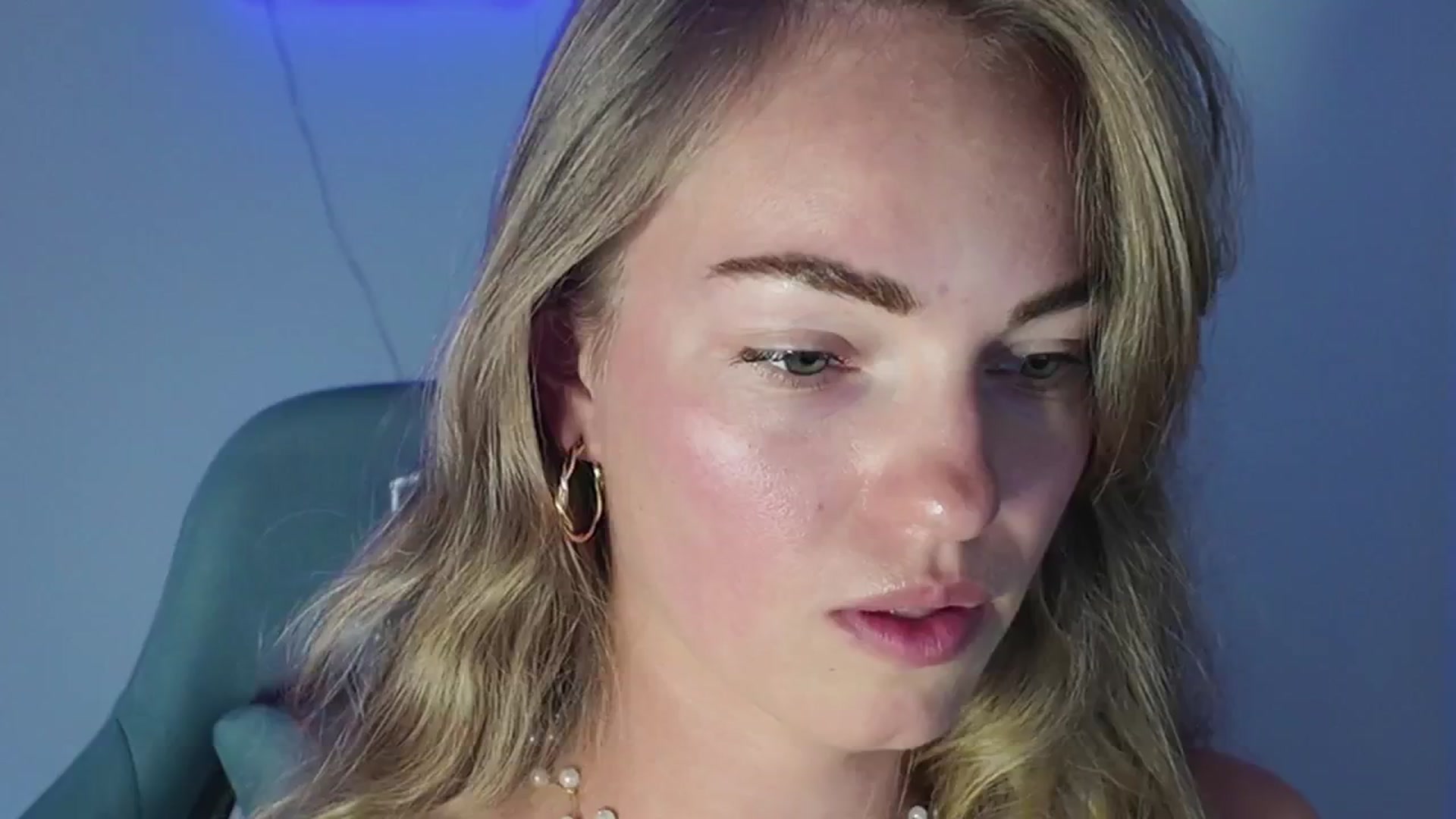 Gallery image thumbnail from MissAlexQuinn's myfreecams stream on, 04/22/2025, 04:43 image 19 of 20