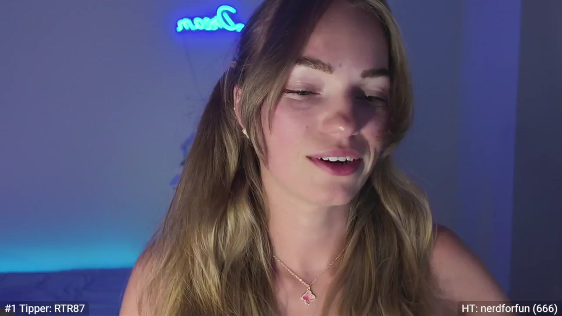 Gallery image thumbnail from MissAlexQuinn's myfreecams stream on, 04/23/2025, 03:56 image 7 of 20