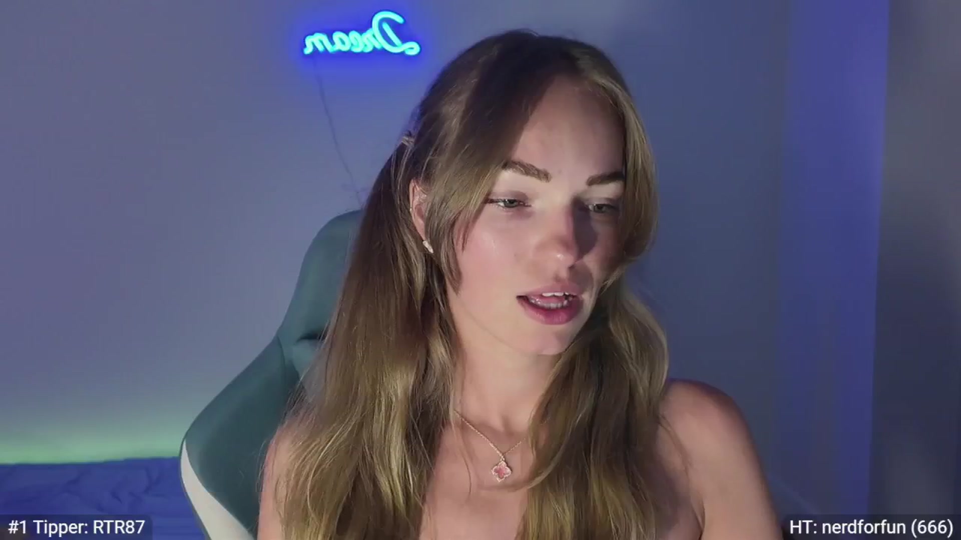 Gallery image thumbnail from MissAlexQuinn's myfreecams stream on, 04/23/2025, 03:56 image 5 of 20