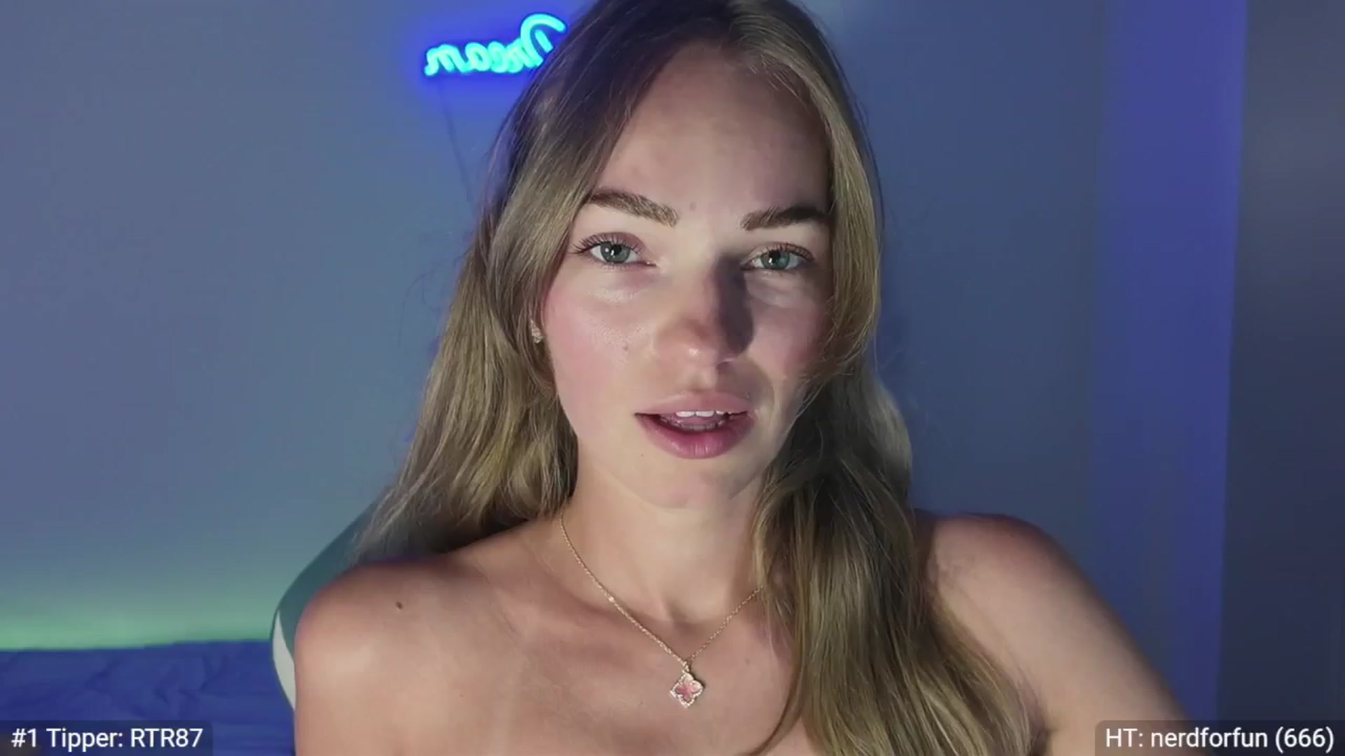 Gallery image thumbnail from MissAlexQuinn's myfreecams stream on, 04/23/2025, 03:56 image 4 of 20
