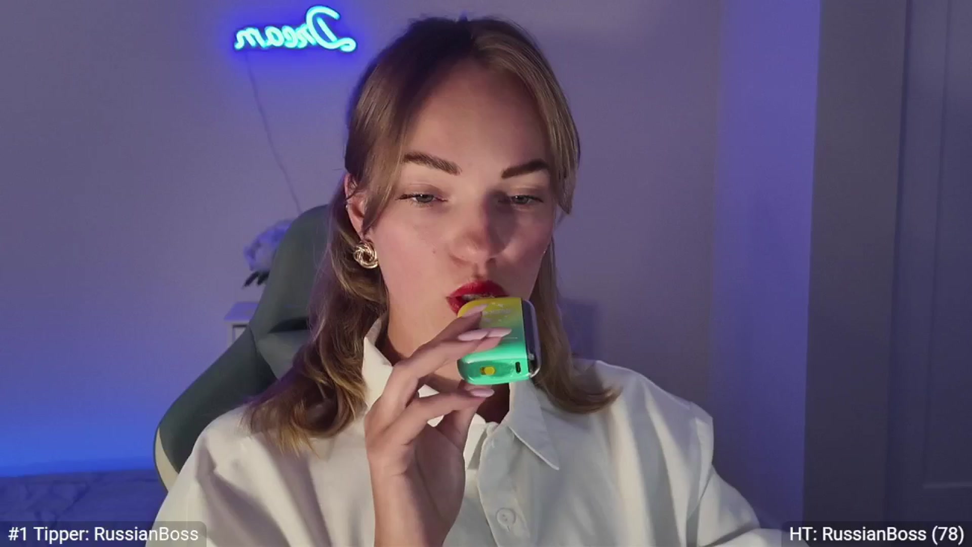 Gallery image thumbnail from MissAlexQuinn's myfreecams stream on, 04/24/2025, 03:27 image 13 of 20