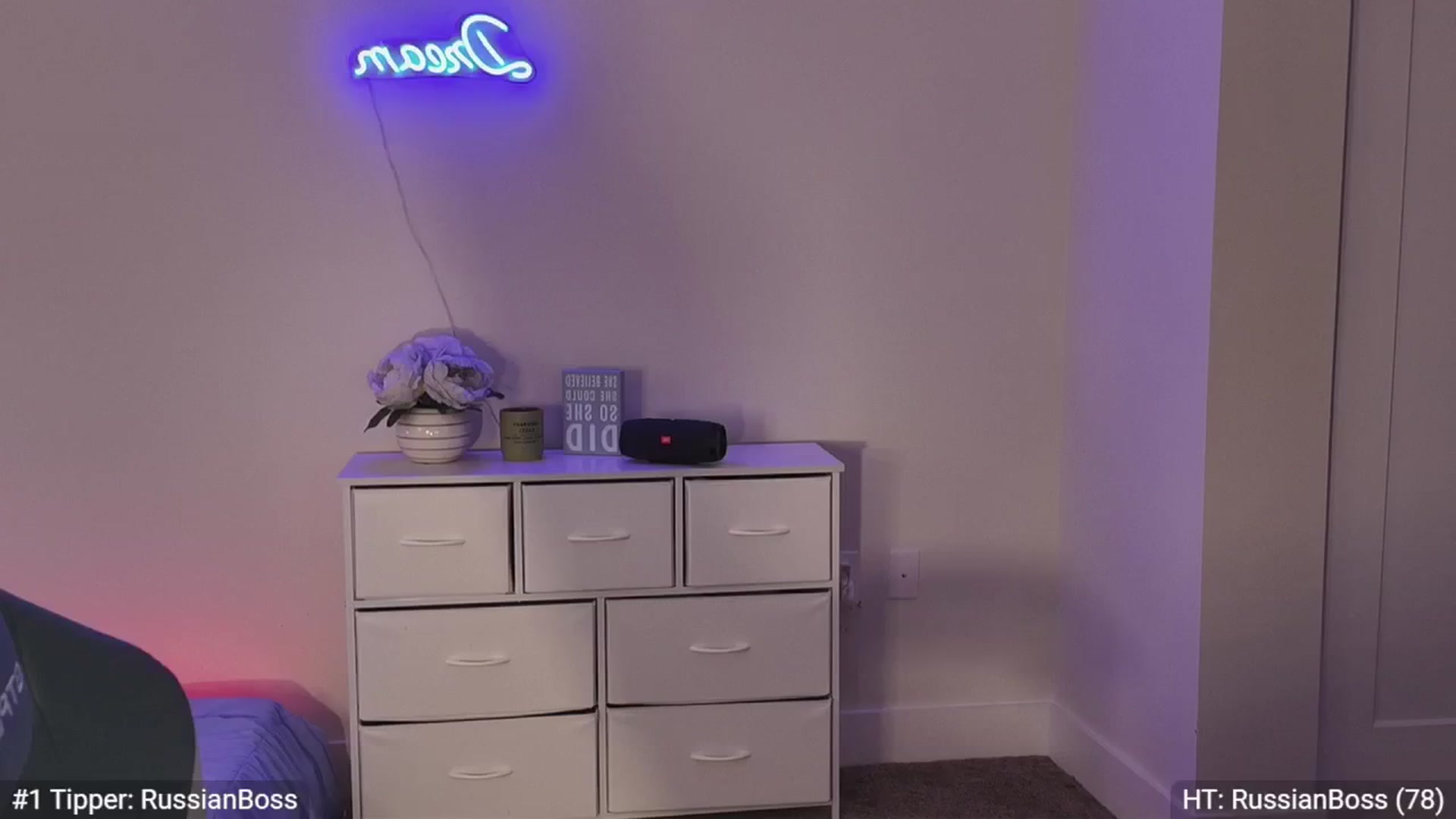 Gallery image thumbnail from MissAlexQuinn's myfreecams stream on, 04/24/2025, 03:27 image 9 of 20
