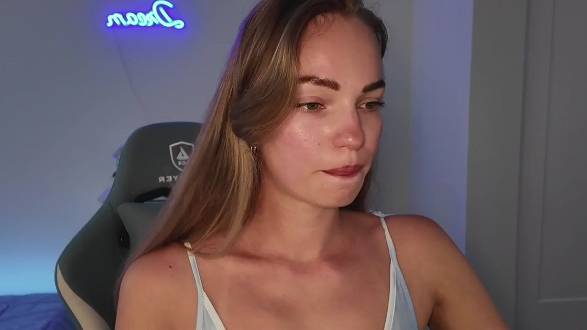 Gallery image thumbnail from MissAlexQuinn's myfreecams stream on, 04/24/2025, 21:06 image 16 of 20