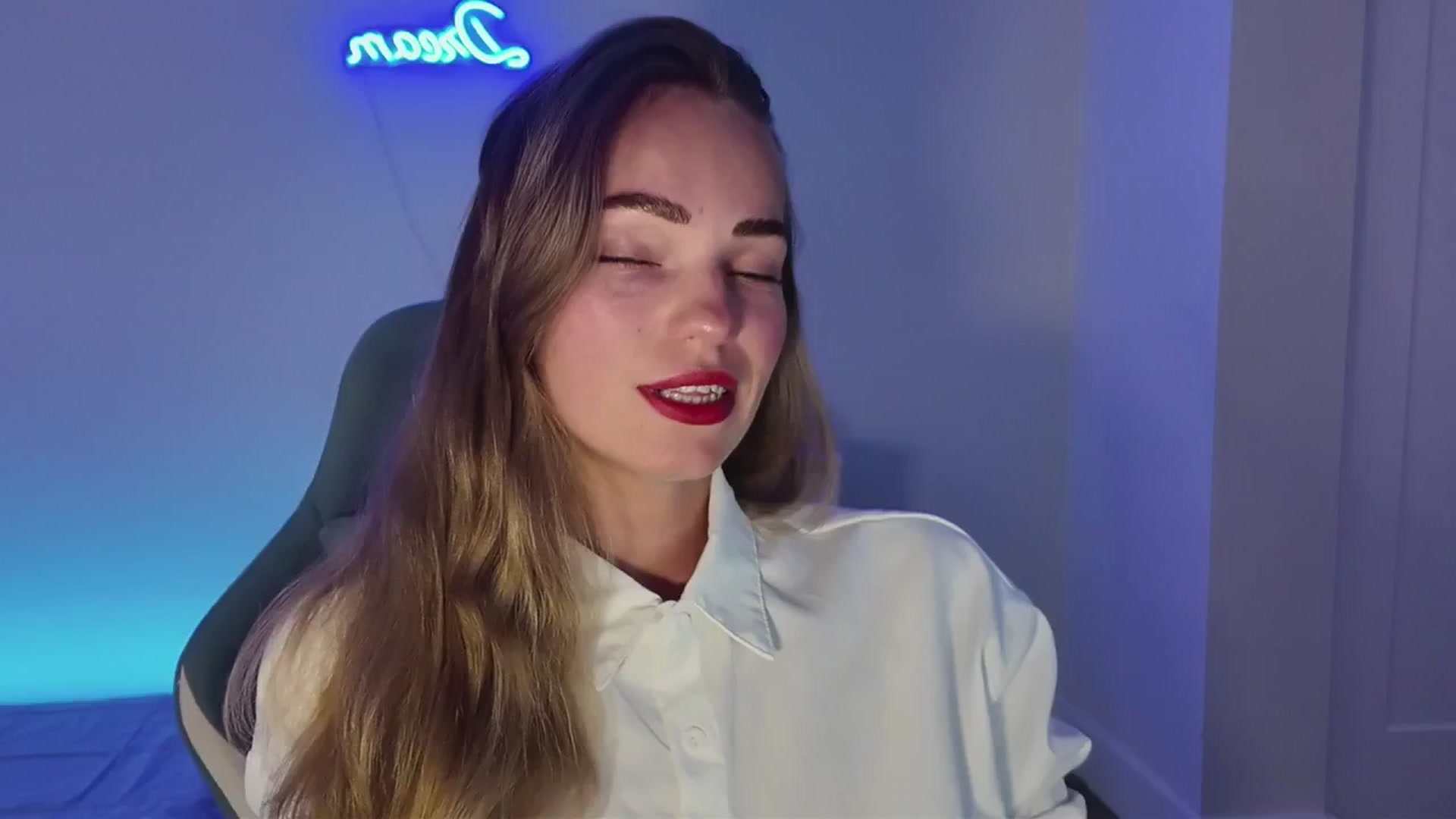 Gallery image thumbnail from MissAlexQuinn's myfreecams stream on, 04/29/2025, 01:29 image 7 of 20