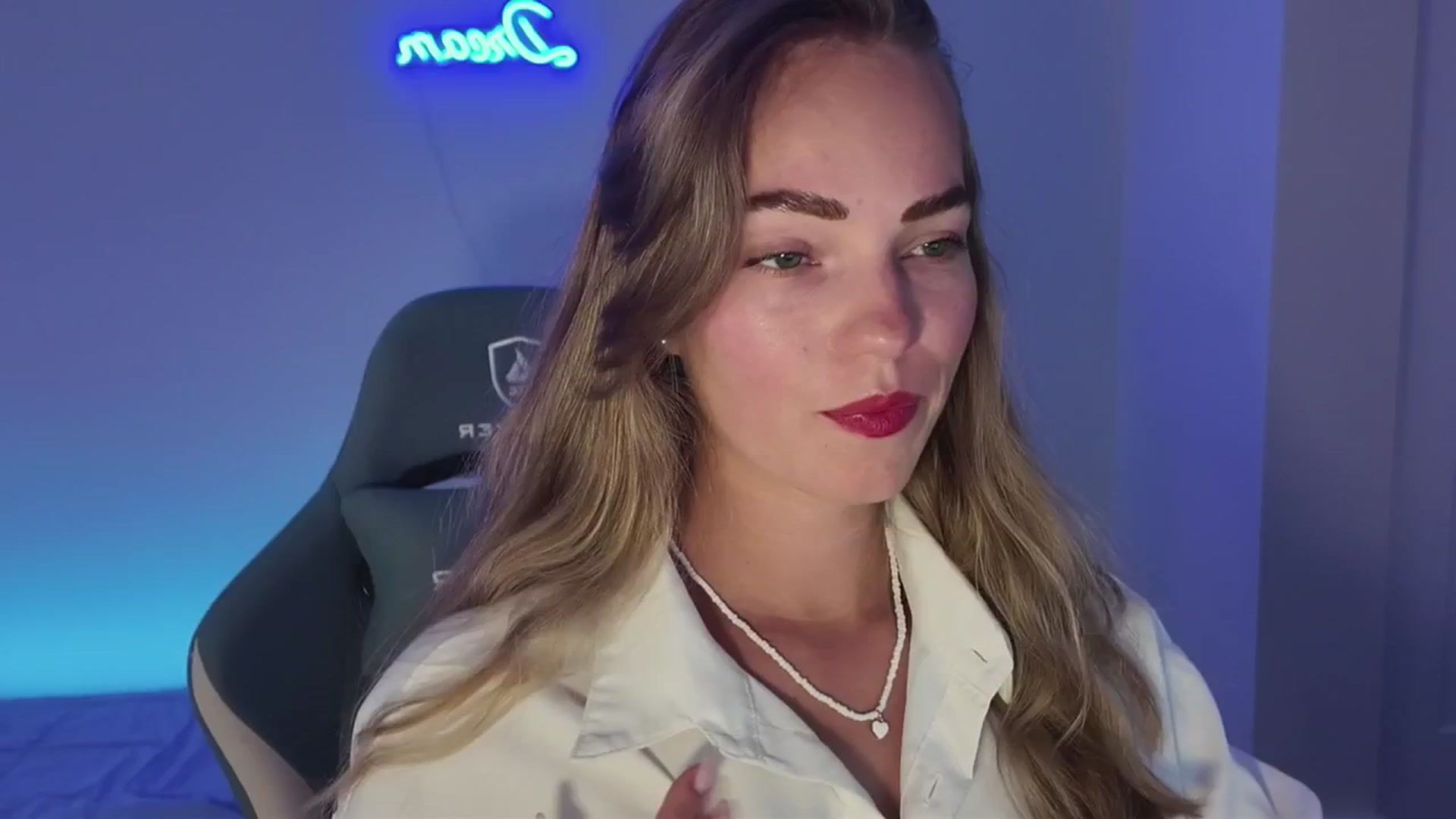 Gallery image thumbnail from MissAlexQuinn's myfreecams stream on, 04/29/2025, 02:59 image 1 of 20
