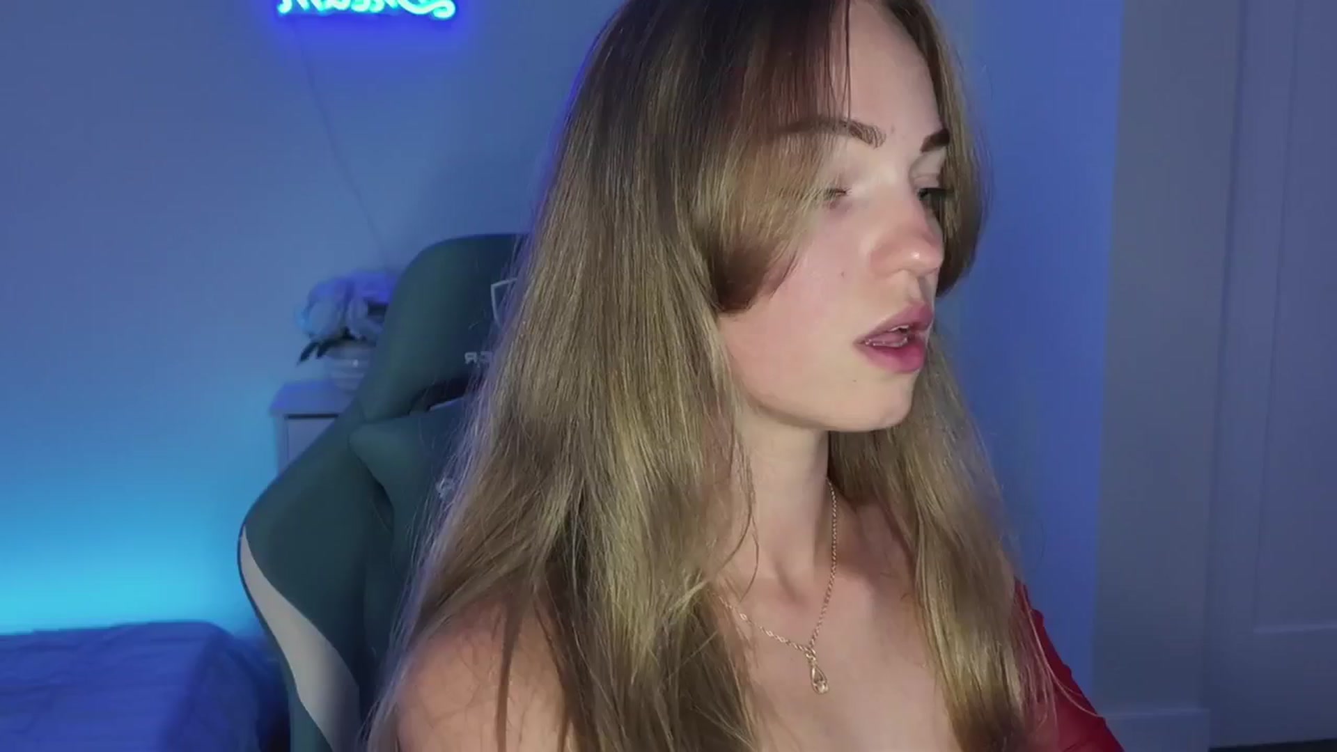 Gallery image thumbnail from MissAlexQuinn's myfreecams stream on, 05/02/2025, 04:07 image 9 of 20