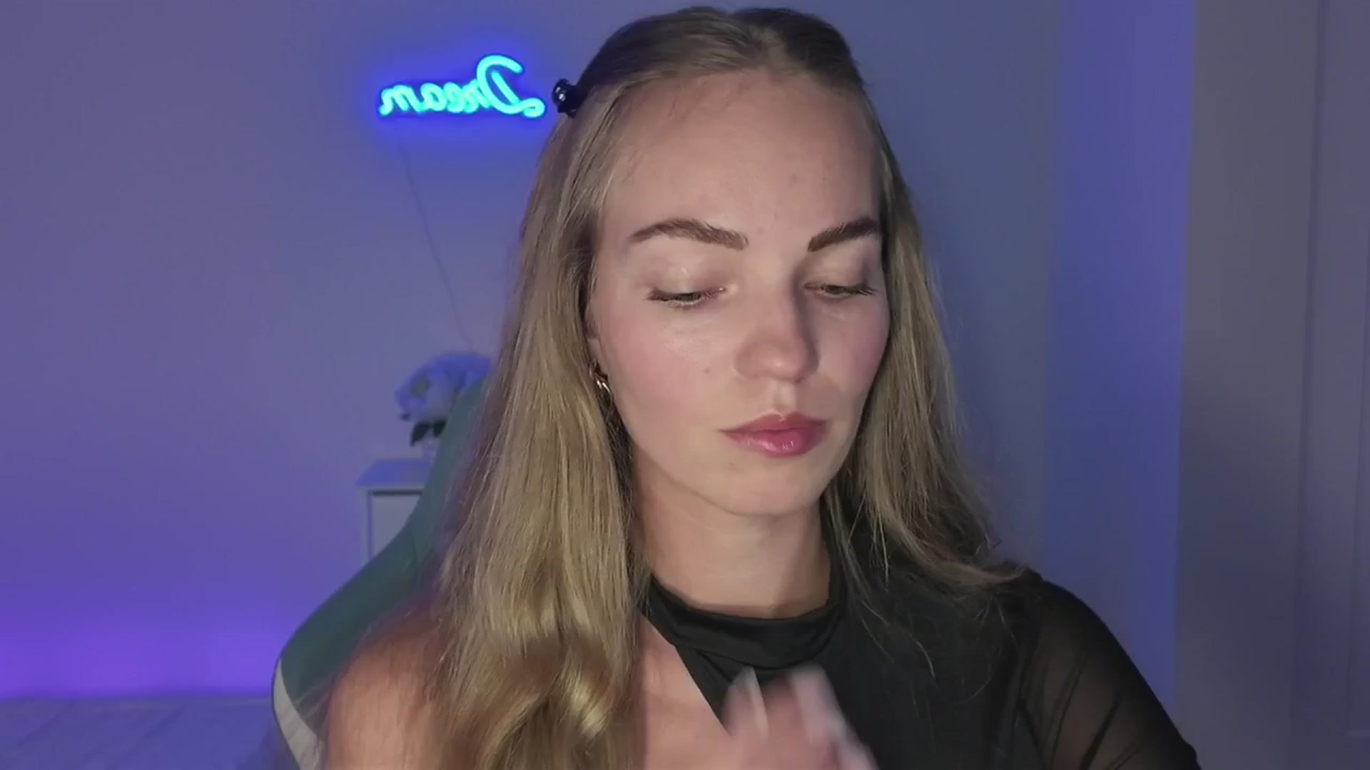 Gallery image thumbnail from MissAlexQuinn's myfreecams stream on, 05/08/2025, 03:59 image 1 of 20