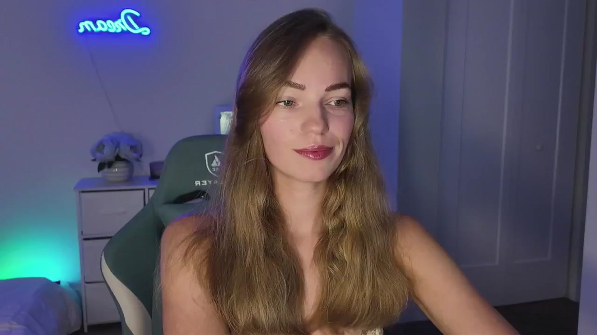 Gallery image thumbnail from MissAlexQuinn's myfreecams stream on, 05/11/2025, 03:53 image 2 of 20