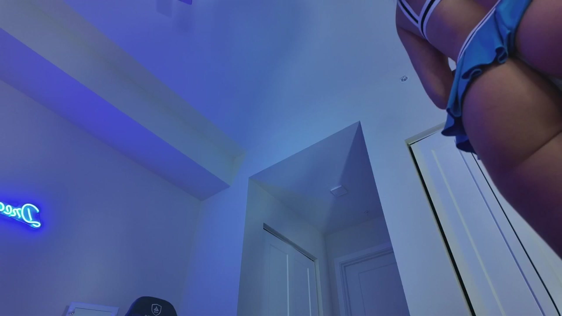 Gallery image thumbnail from MissAlexQuinn's myfreecams stream on, 05/21/2025, 02:53 image 13 of 20
