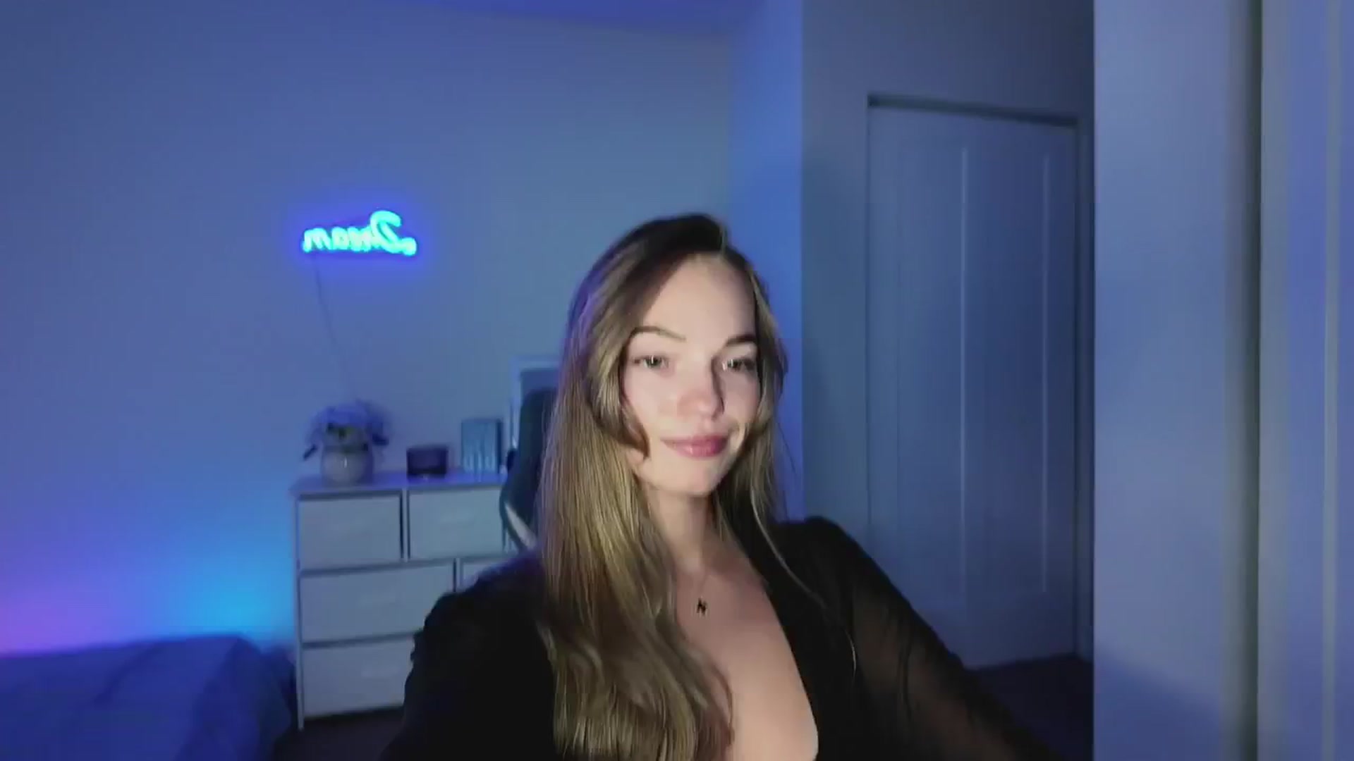 Gallery image thumbnail from MissAlexQuinn's myfreecams stream on, 06/03/2025, 02:08 image 10 of 20