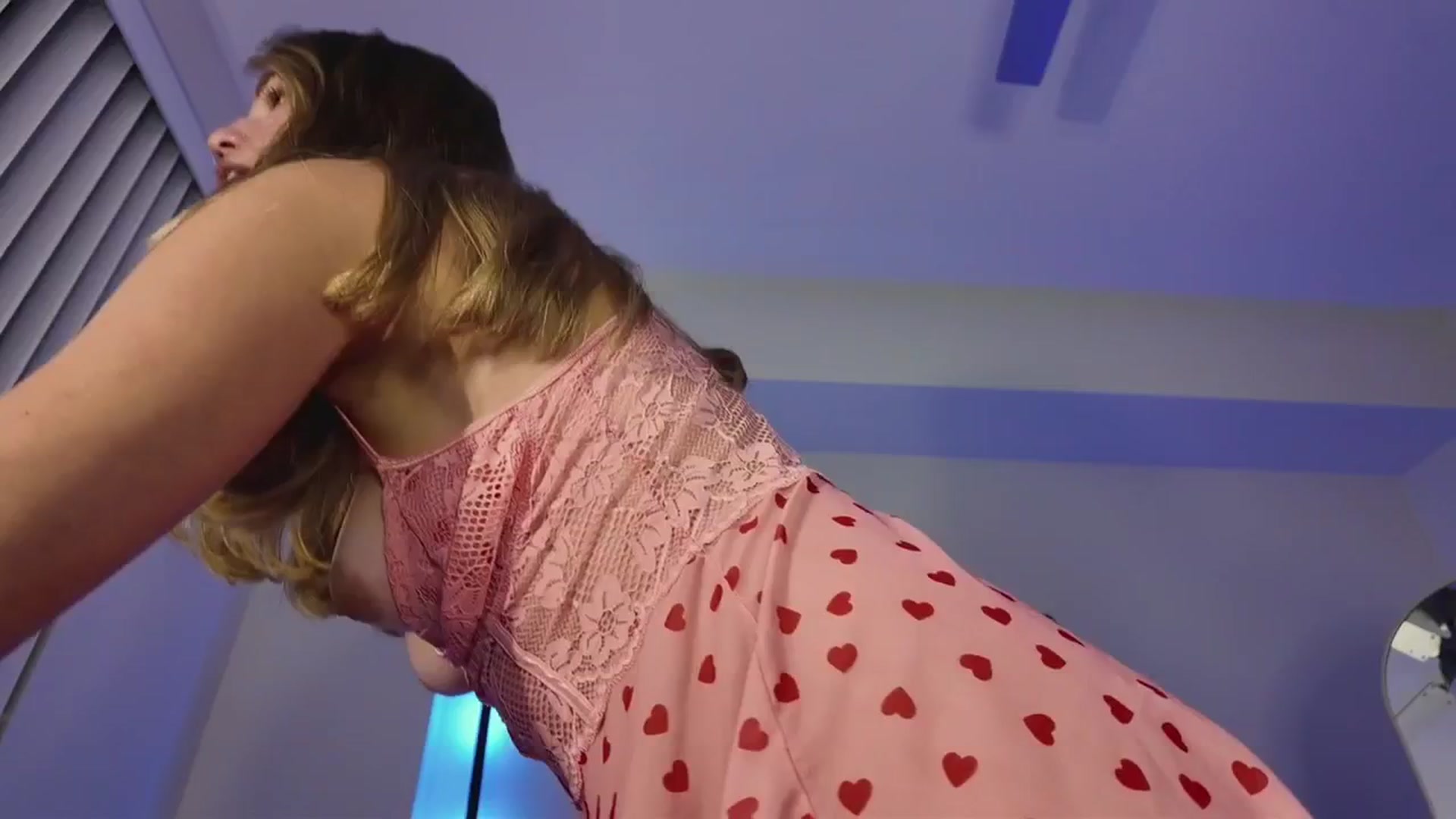 Gallery image thumbnail from MissAlexQuinn's myfreecams stream on, 06/20/2025, 03:36 image 14 of 20