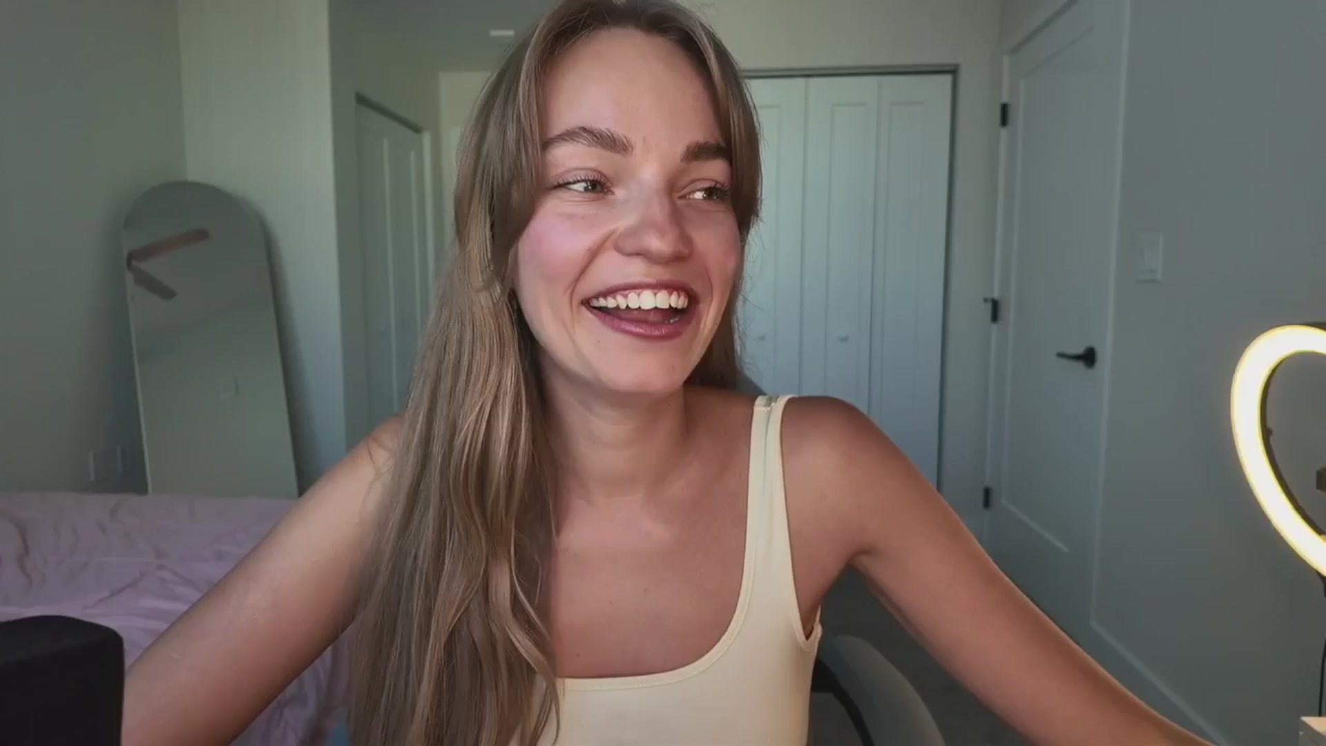 Gallery image thumbnail from MissAlexQuinn's myfreecams stream on, 07/28/2025, 23:11 image 16 of 20
