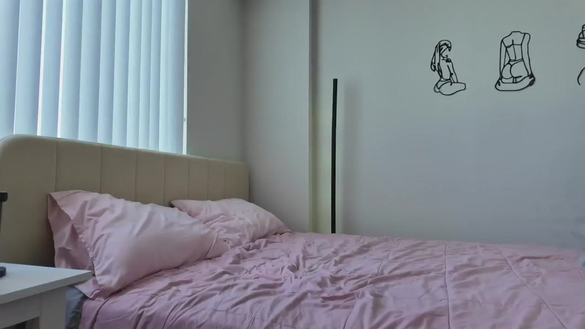 Gallery image thumbnail from MissAlexQuinn's myfreecams stream on, 08/01/2025, 20:04 image 10 of 20