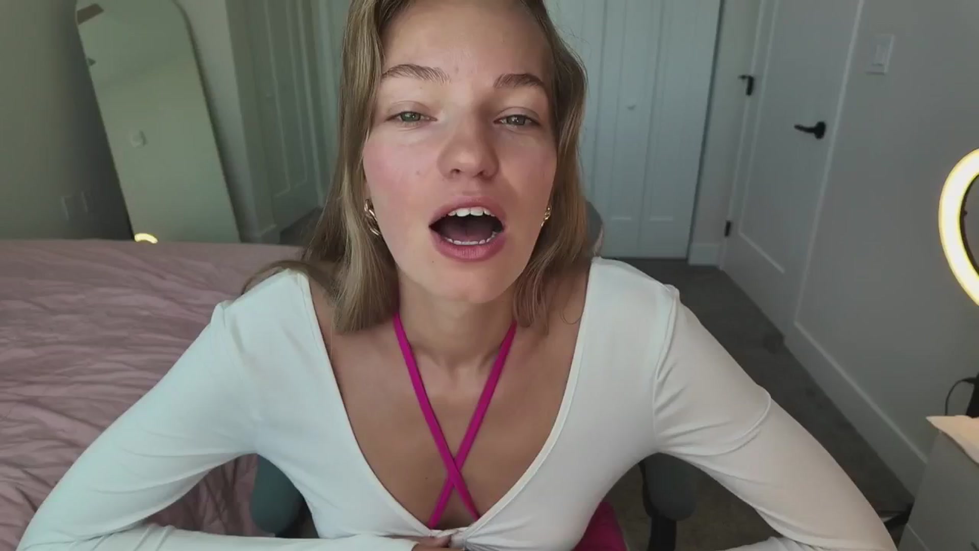 Gallery image thumbnail from MissAlexQuinn's myfreecams stream on, 08/15/2025, 17:11 image 8 of 20