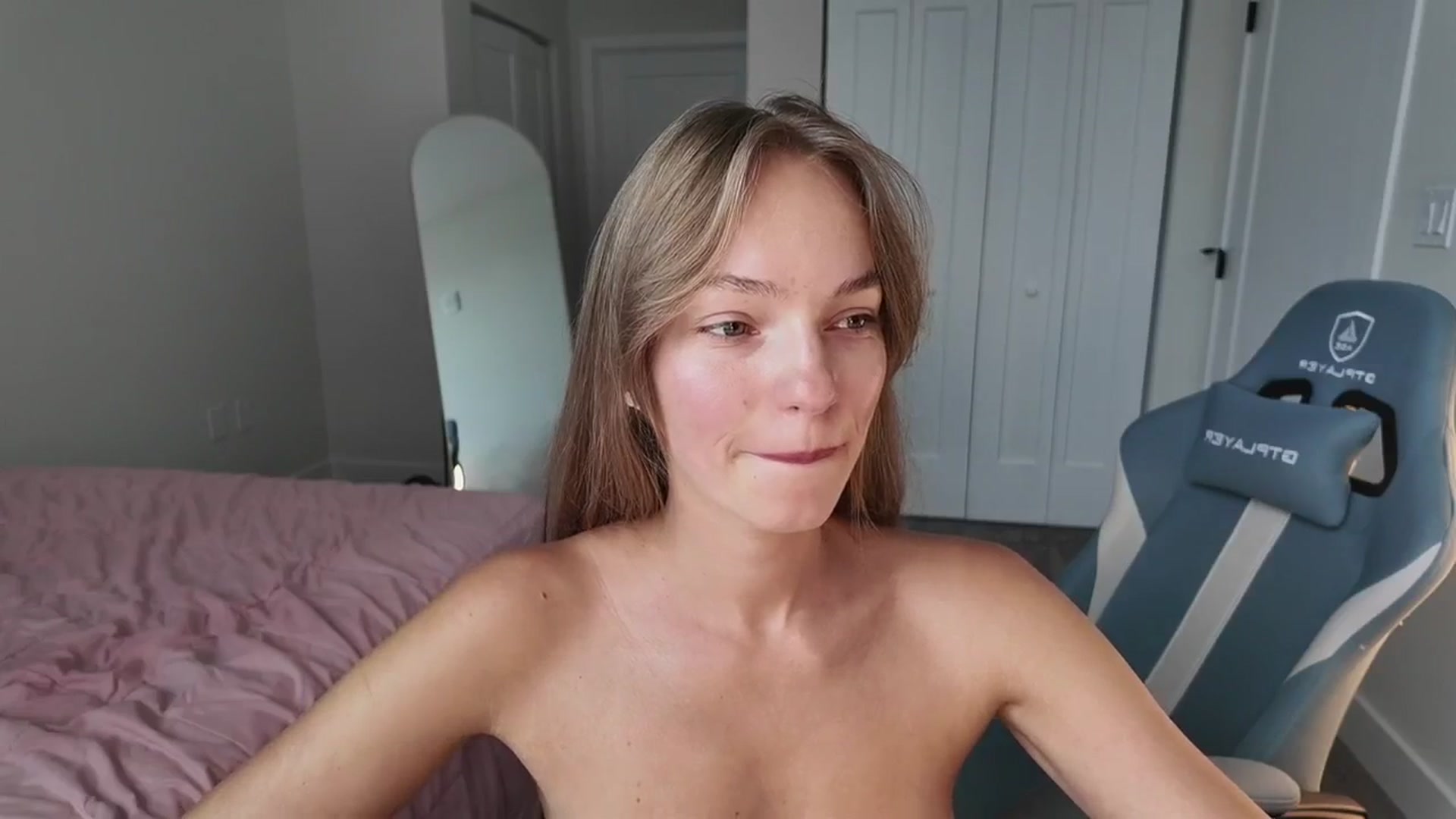 Gallery image thumbnail from MissAlexQuinn's myfreecams stream on, 08/25/2025, 21:28 image 9 of 20