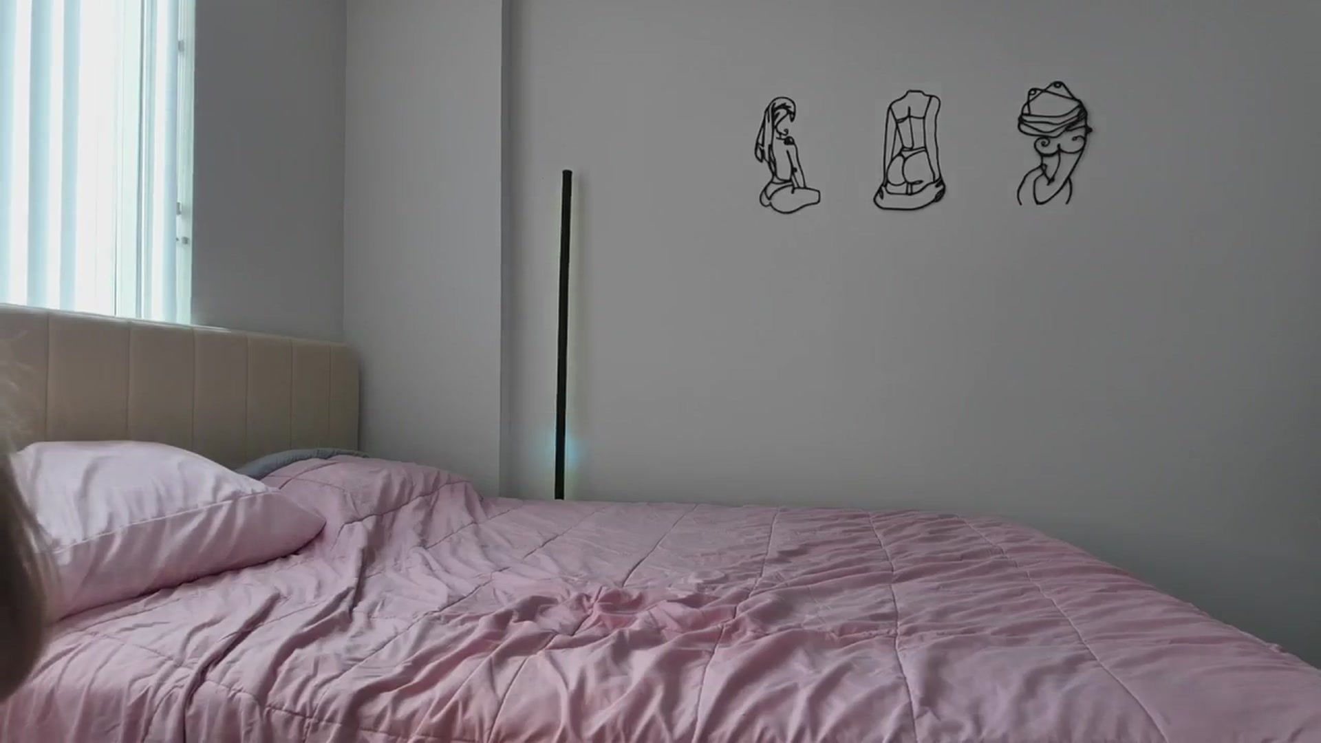 Gallery image thumbnail from MissAlexQuinn's myfreecams stream on, 08/25/2025, 21:28 image 8 of 20